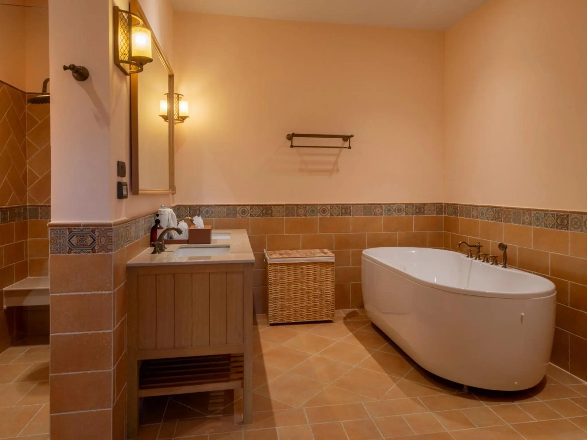 Hot Tub in Toscana Valley Hotel Portofino