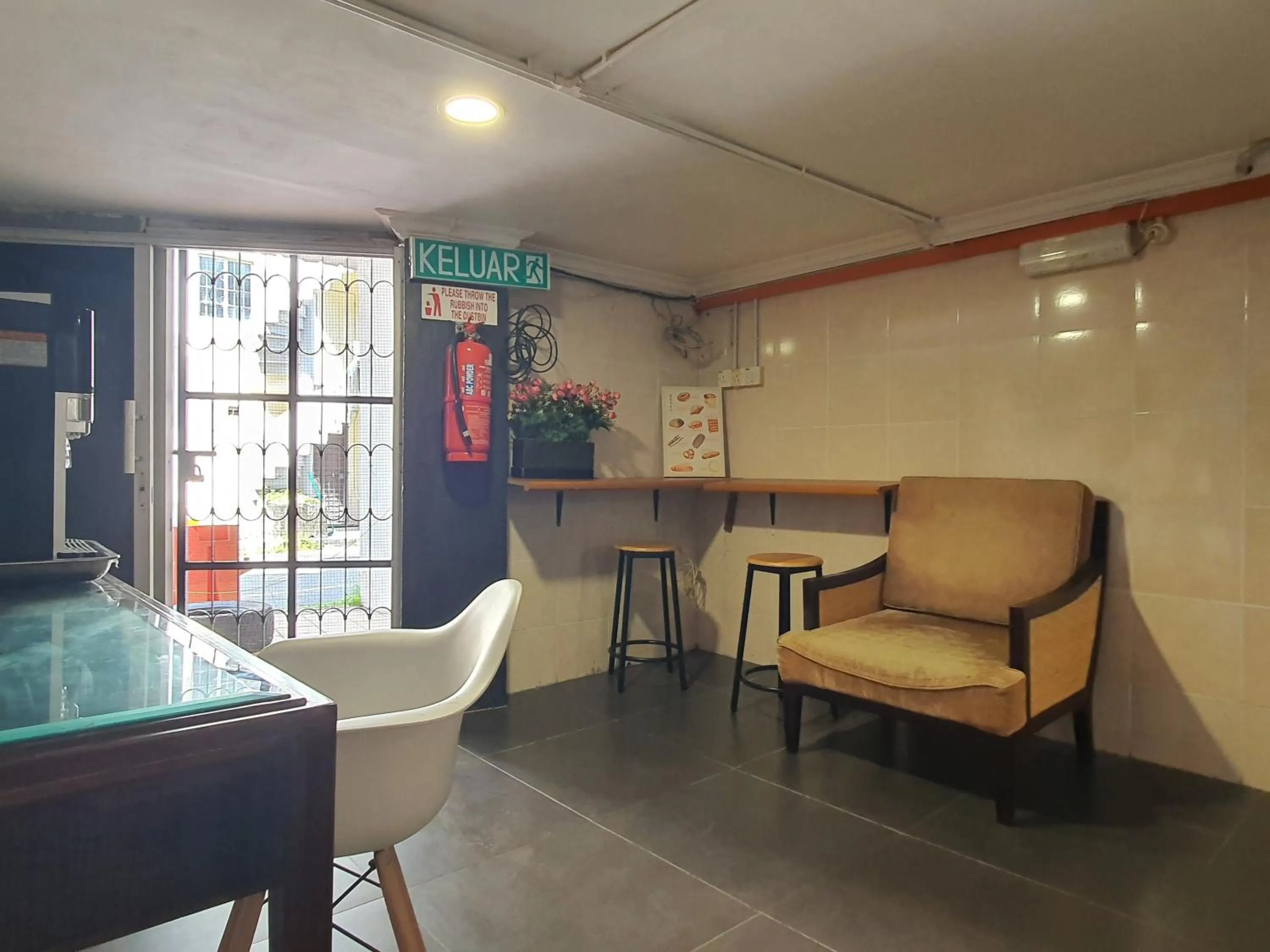 Facade/entrance in Hotel O Hoover Room