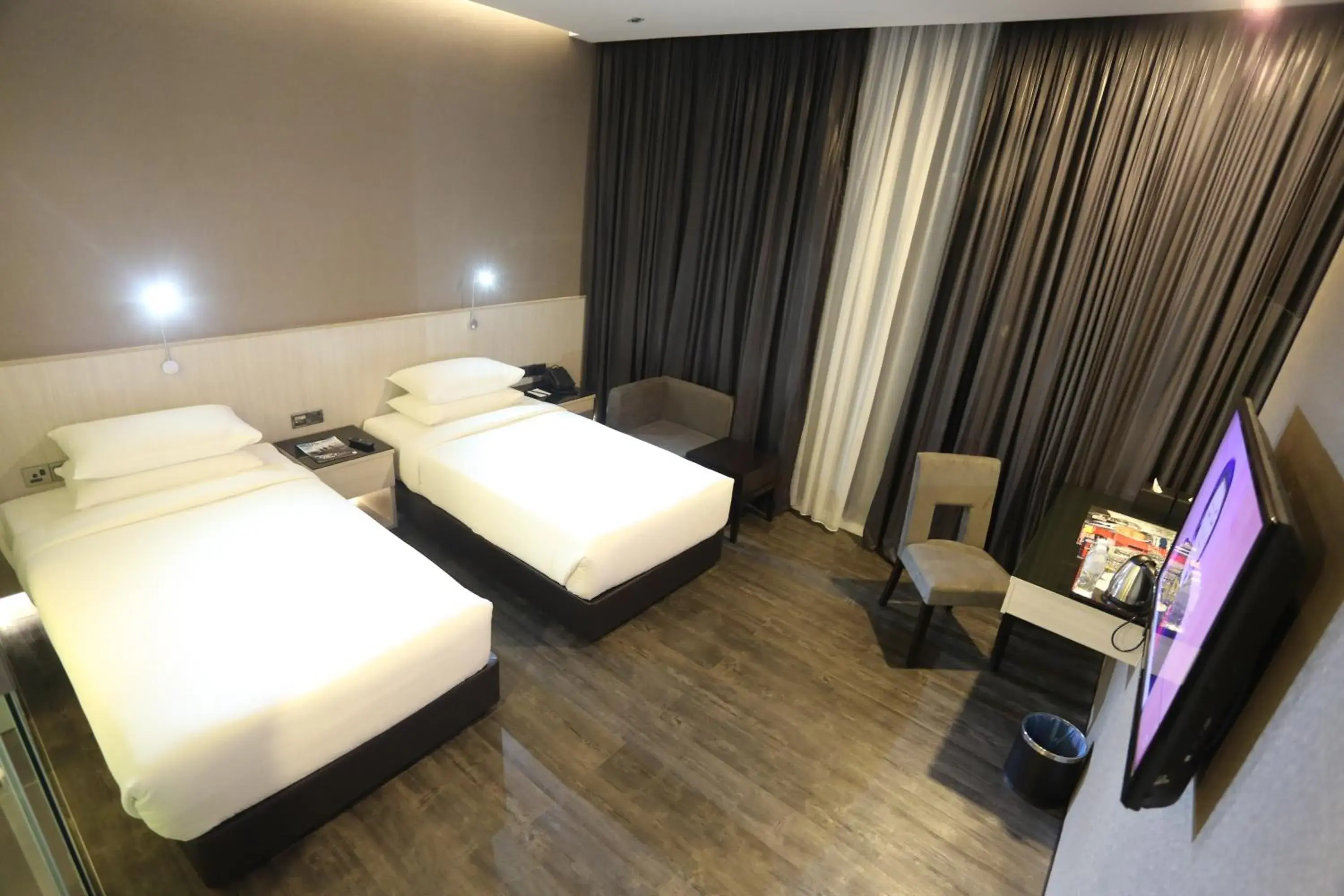 Coffee/tea facilities, Bed in e.City Hotel@OneCity Coffee/tea facilities, Bed in e.City Hotel@OneCity