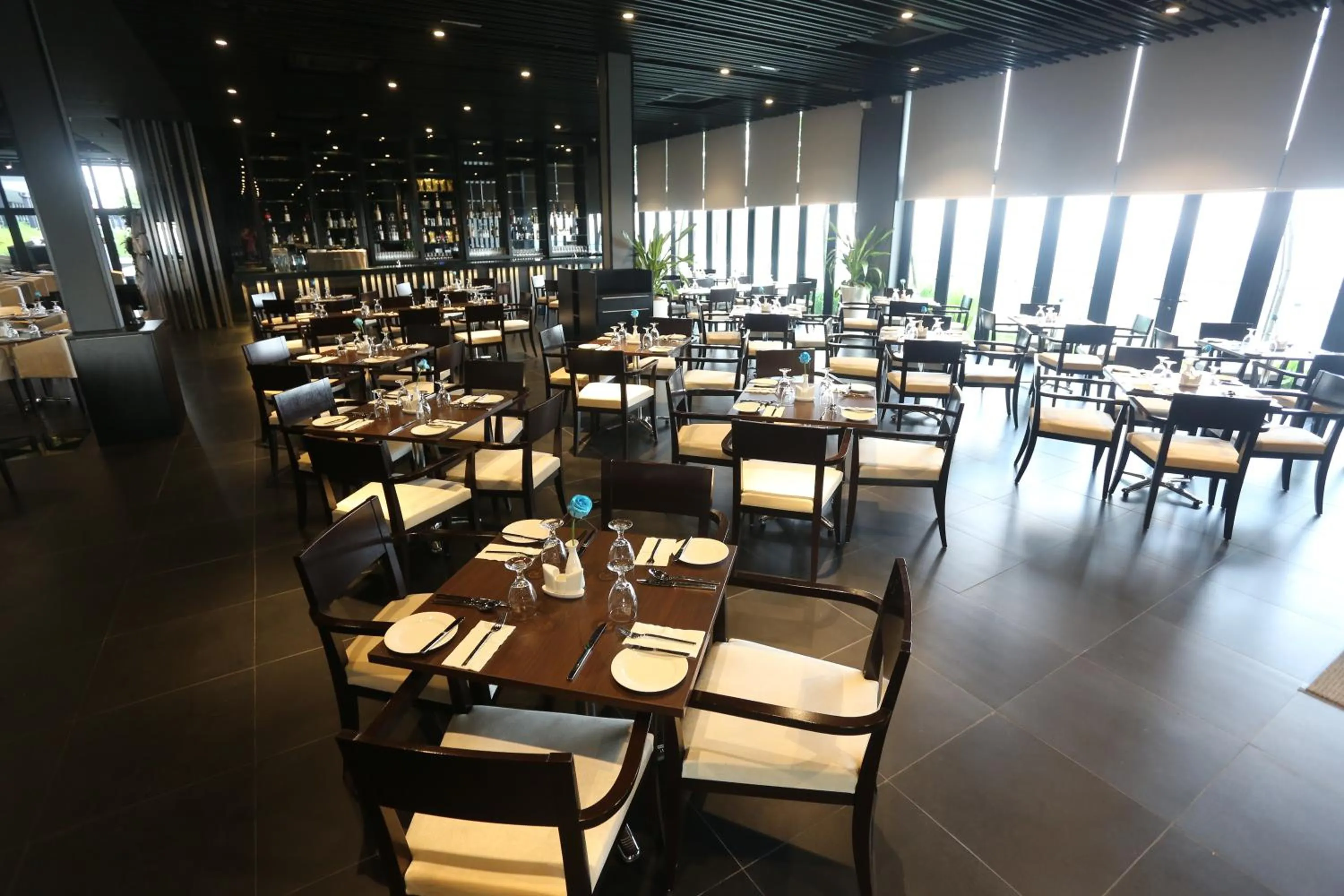 Restaurant/places to eat in e.City Hotel@OneCity