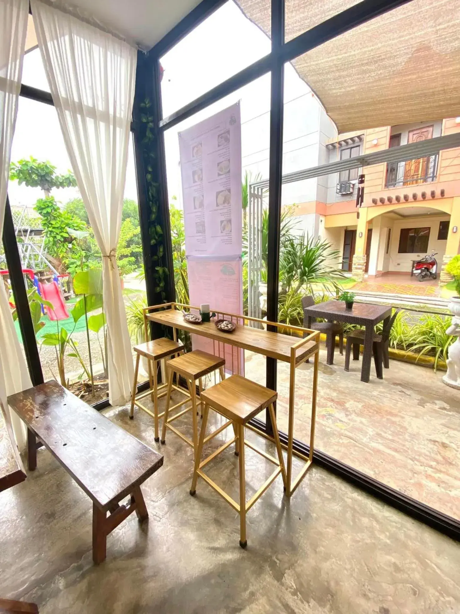 Restaurant/places to eat in Manora Apartment Restaurant/places to eat in Manora Apartment