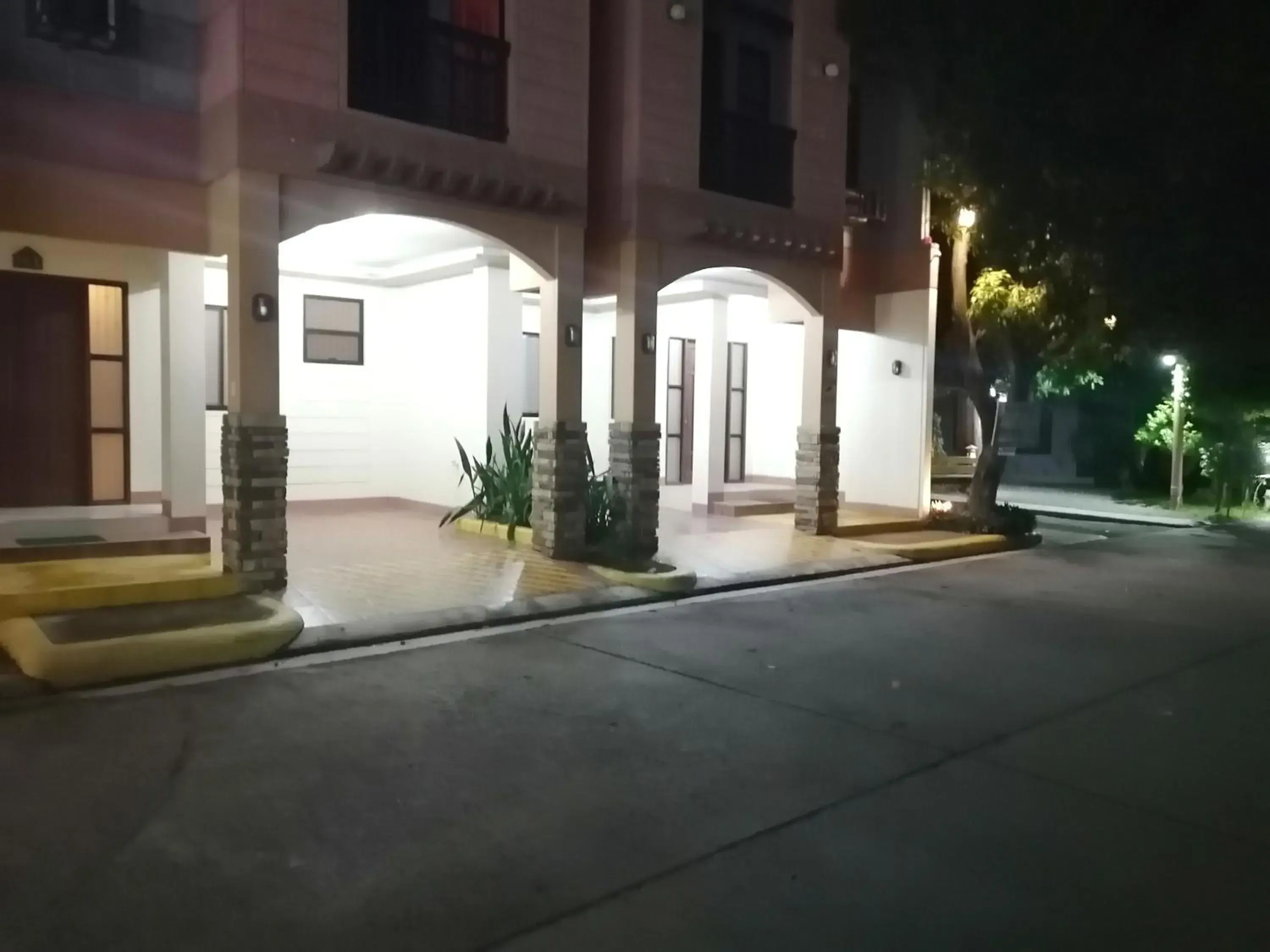 Facade/entrance in Manora Apartment Facade/entrance in Manora Apartment