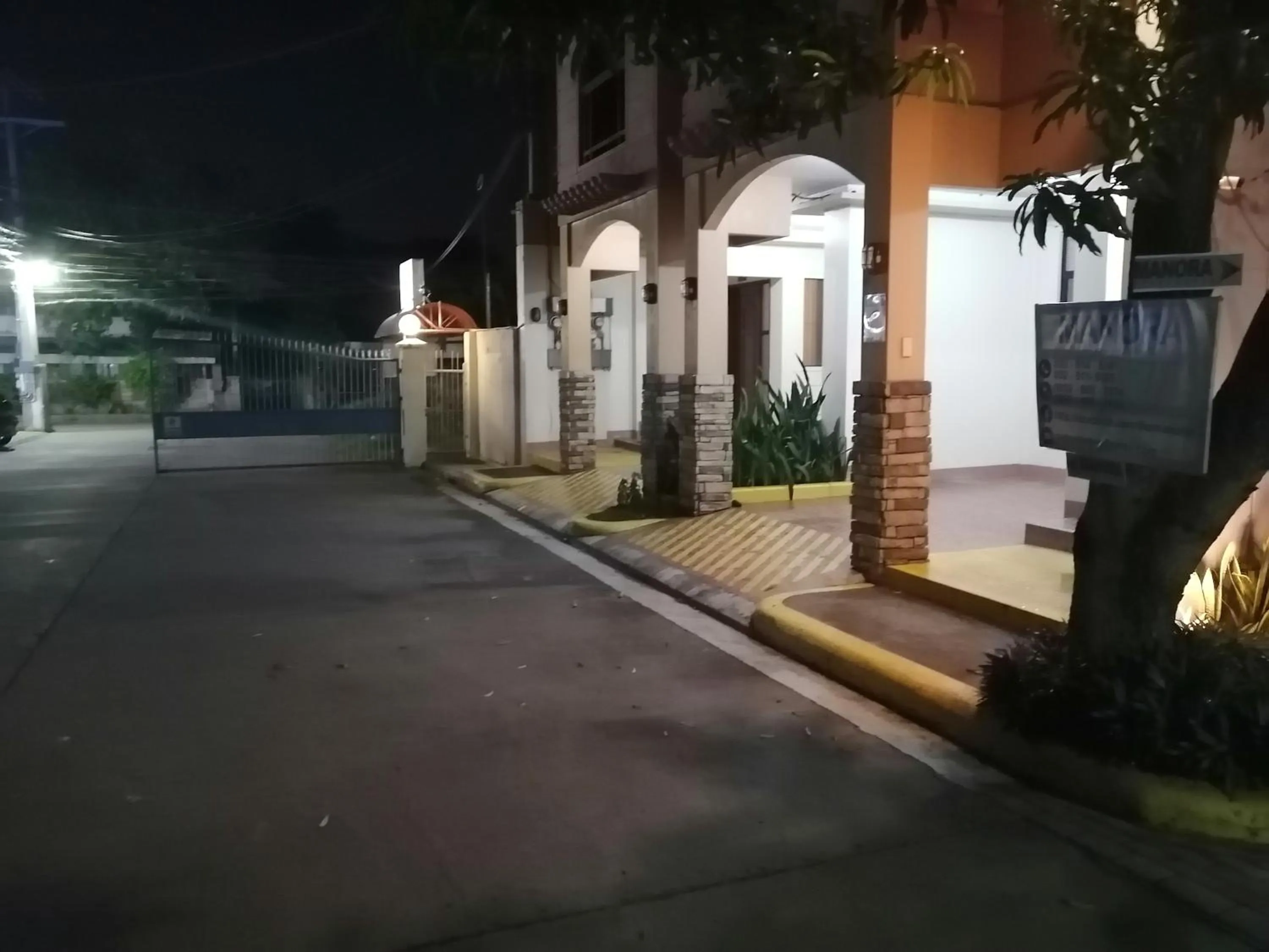 Facade/entrance in Manora Apartment