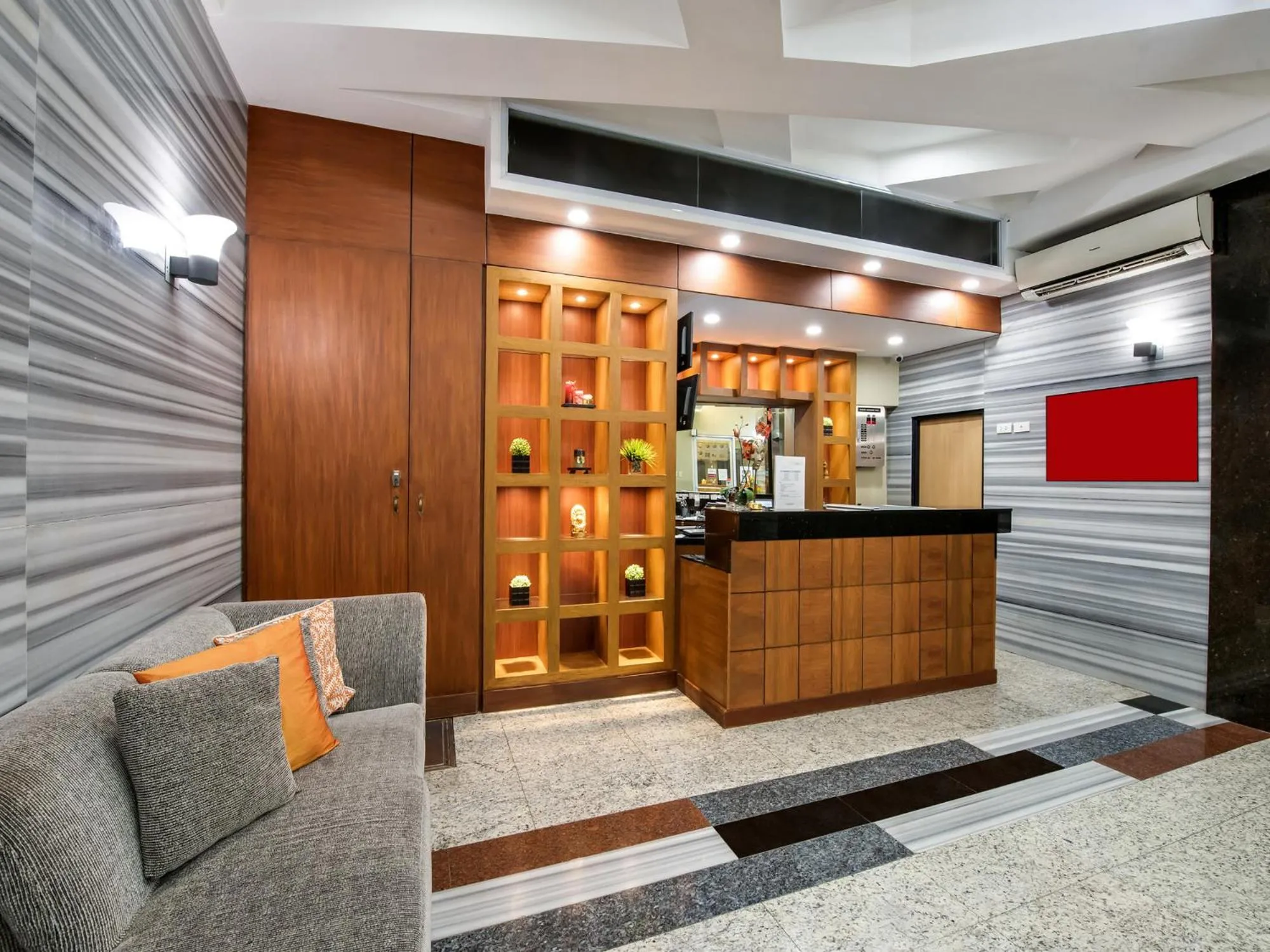 Lobby or reception in Homes at Bay Area Suites by SMS Hospitality
