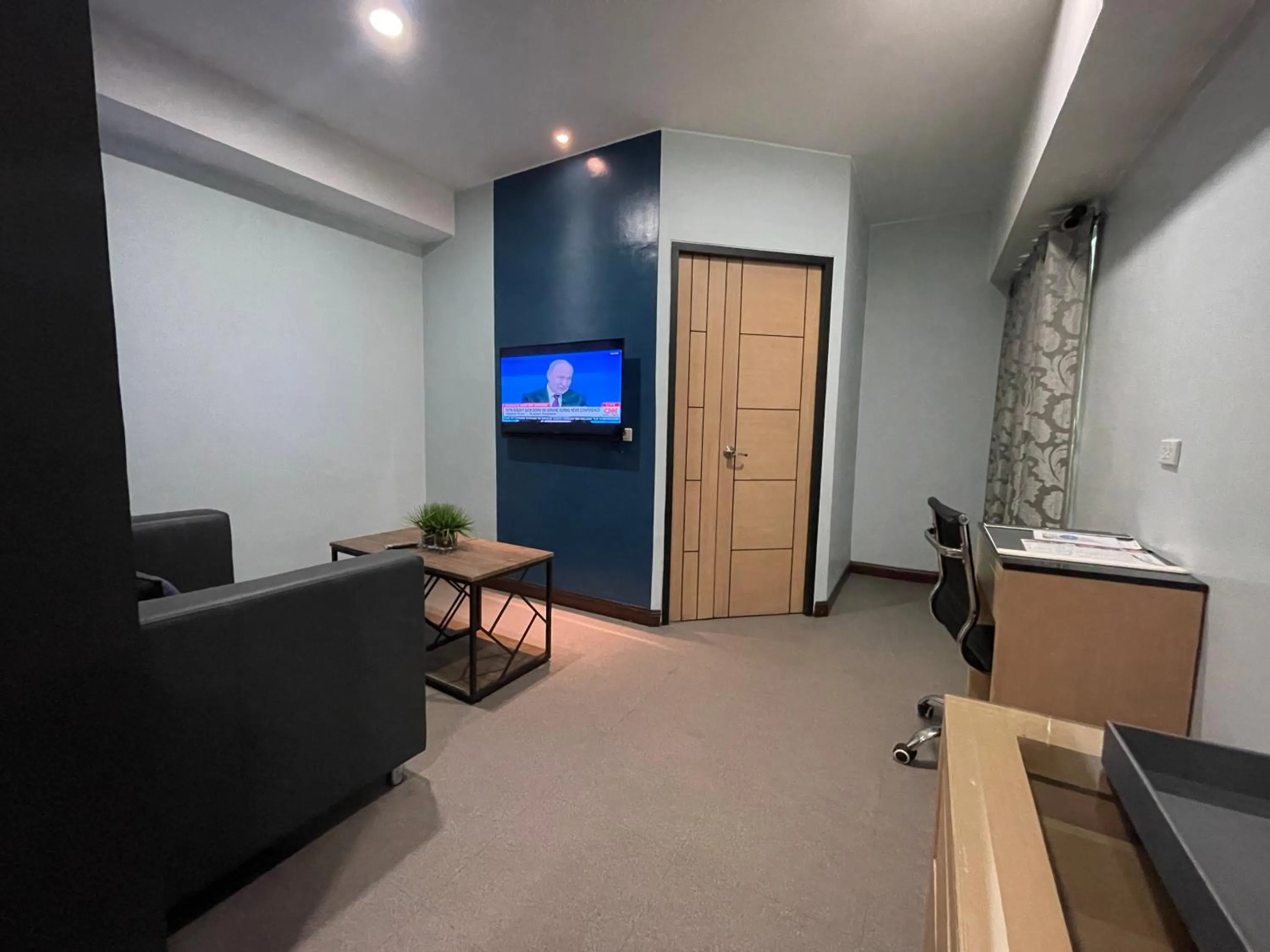 TV and multimedia in Homes at Bay Area Suites by SMS Hospitality