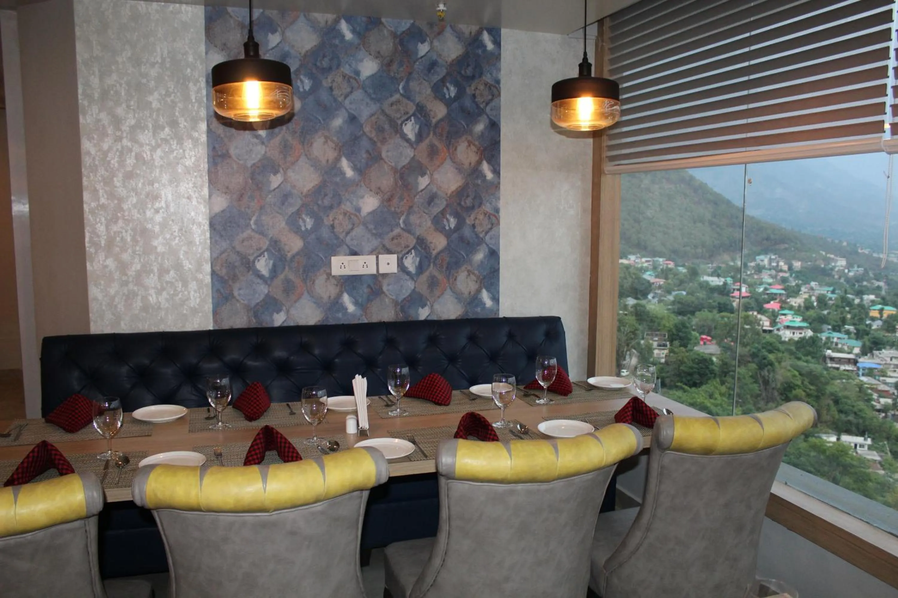 Hotel Inclover-A Peaceful Retreat