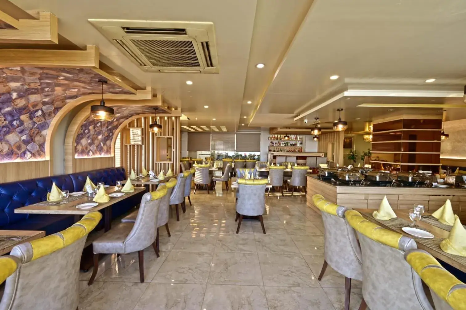 Restaurant/places to eat in Hotel Inclover-A Peaceful Retreat Restaurant/places to eat in Hotel Inclover-A Peaceful Retreat