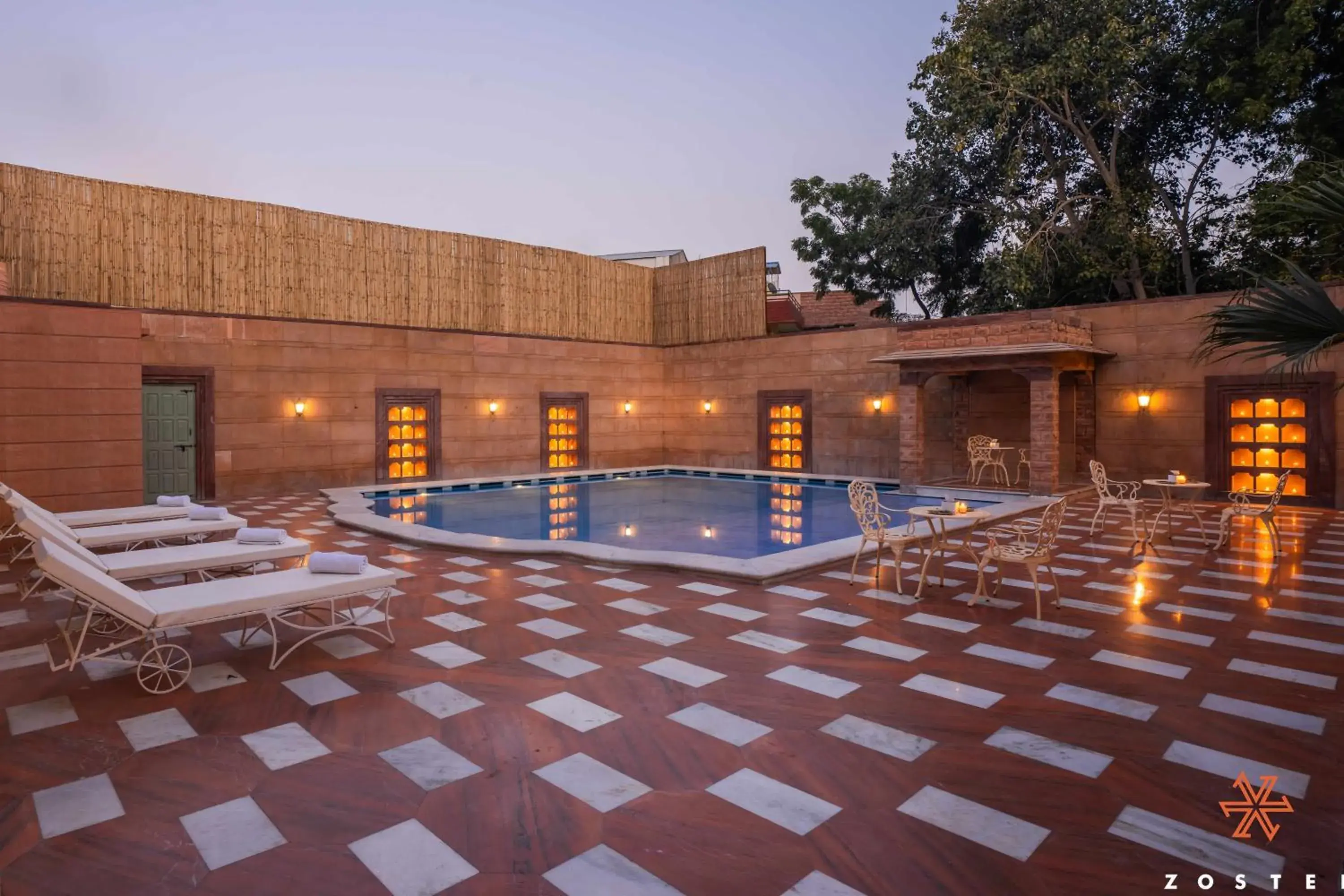 Swimming pool in Zostel Jodhpur (Ratanada) Swimming pool in Zostel Jodhpur (Ratanada)