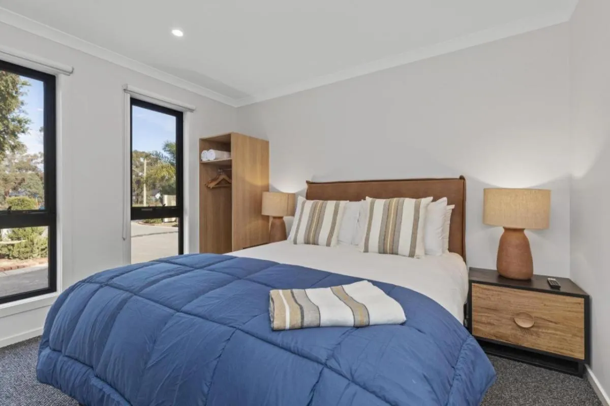 Bedroom, Bed in BIG4 Traralgon Park Lane Holiday Park
