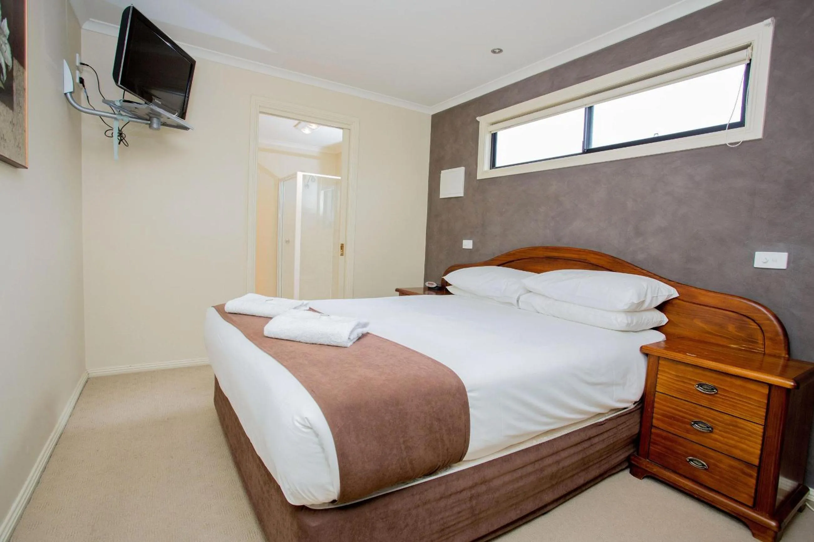 Bed in BIG4 Traralgon Park Lane Holiday Park