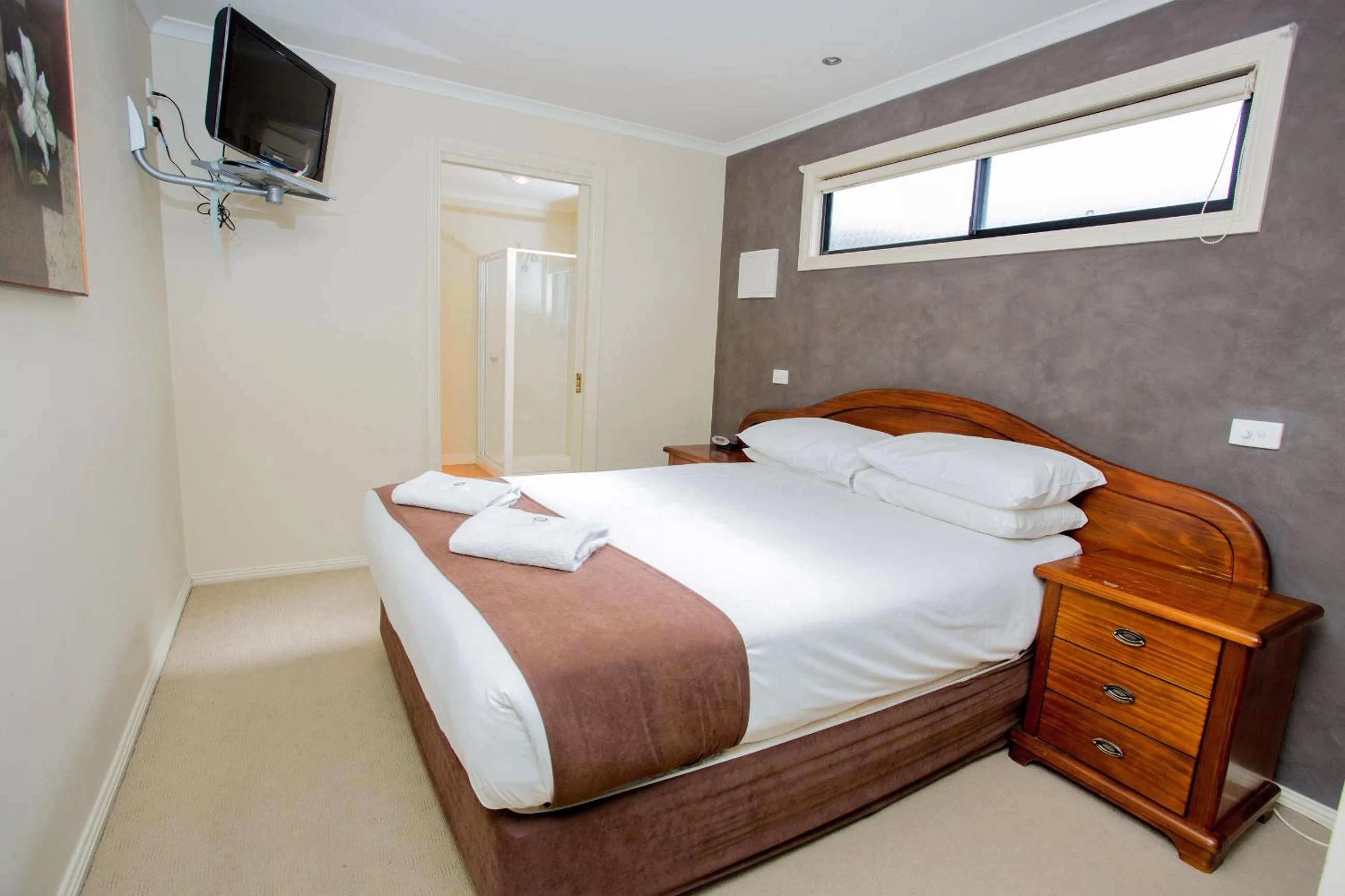 Bed in BIG4 Traralgon Park Lane Holiday Park