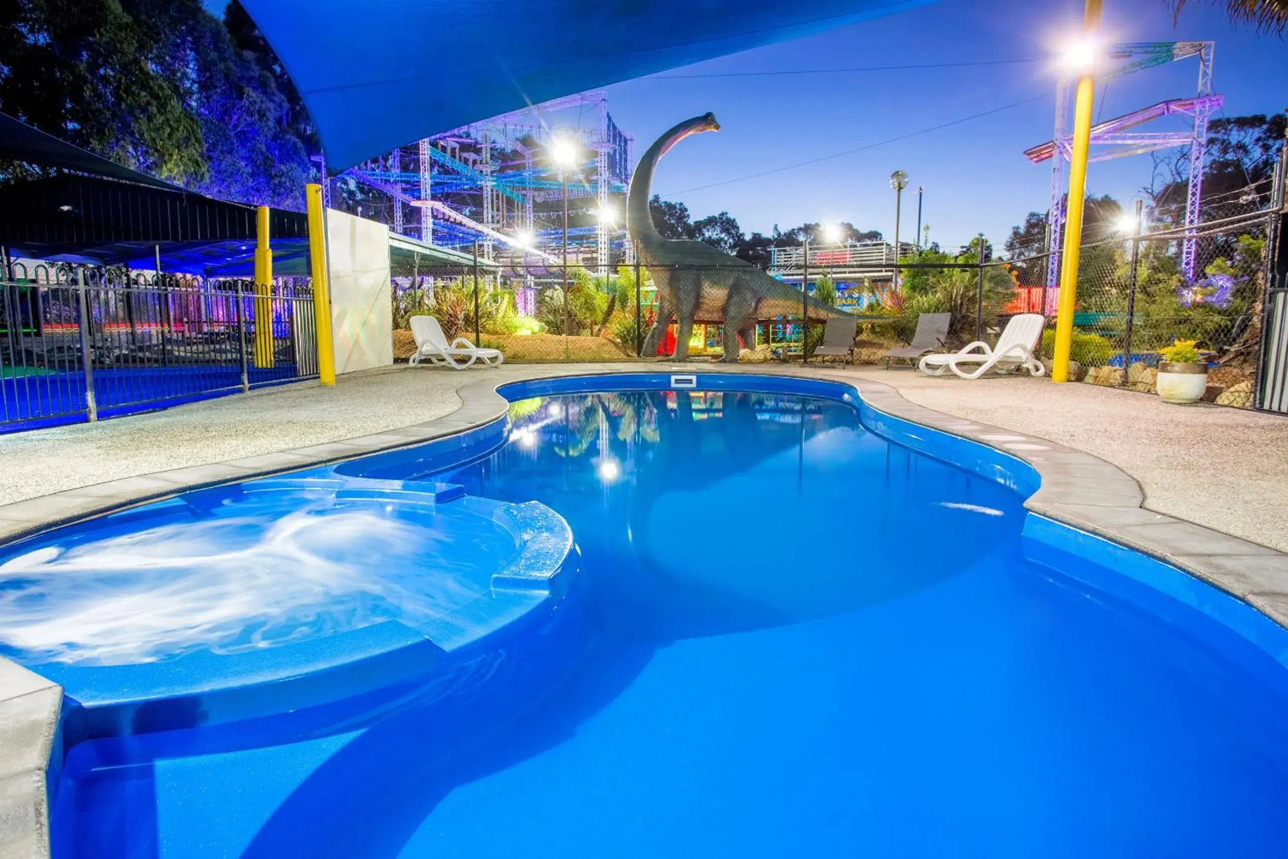 Swimming pool in BIG4 Traralgon Park Lane Holiday Park Swimming pool in BIG4 Traralgon Park Lane Holiday Park