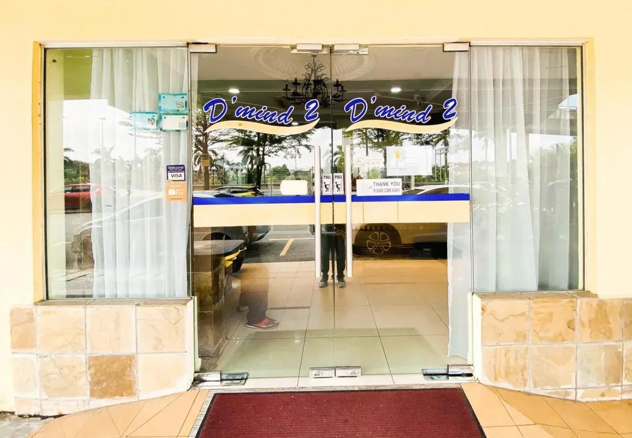 Facade/entrance in Sun Inns D2 @ Seri Kembangan Facade/entrance in Sun Inns D2 @ Seri Kembangan