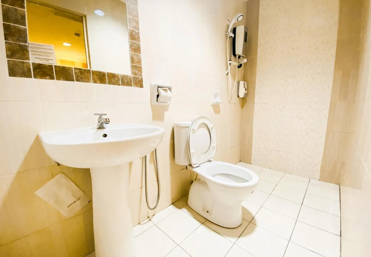 Shower in Sun Inns D2 @ Seri Kembangan