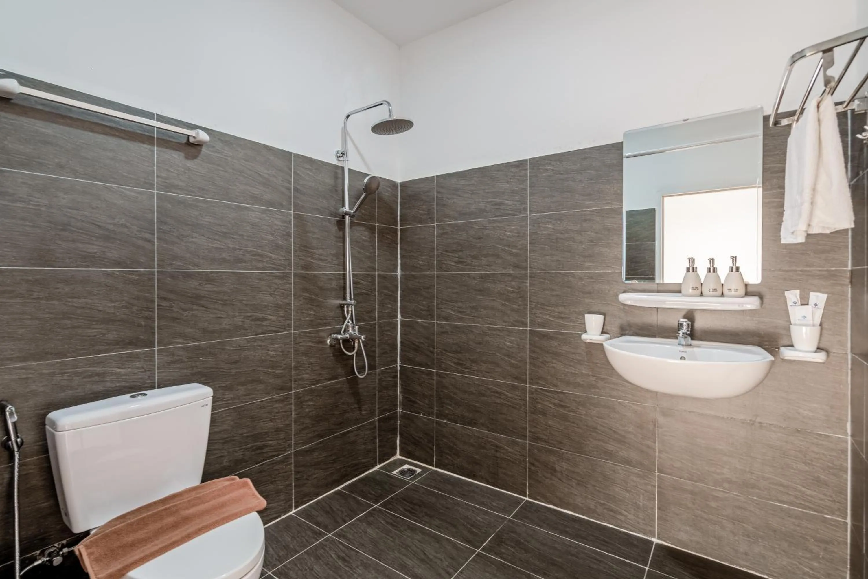 Toilet in BIDV Central Da Lat Hotel