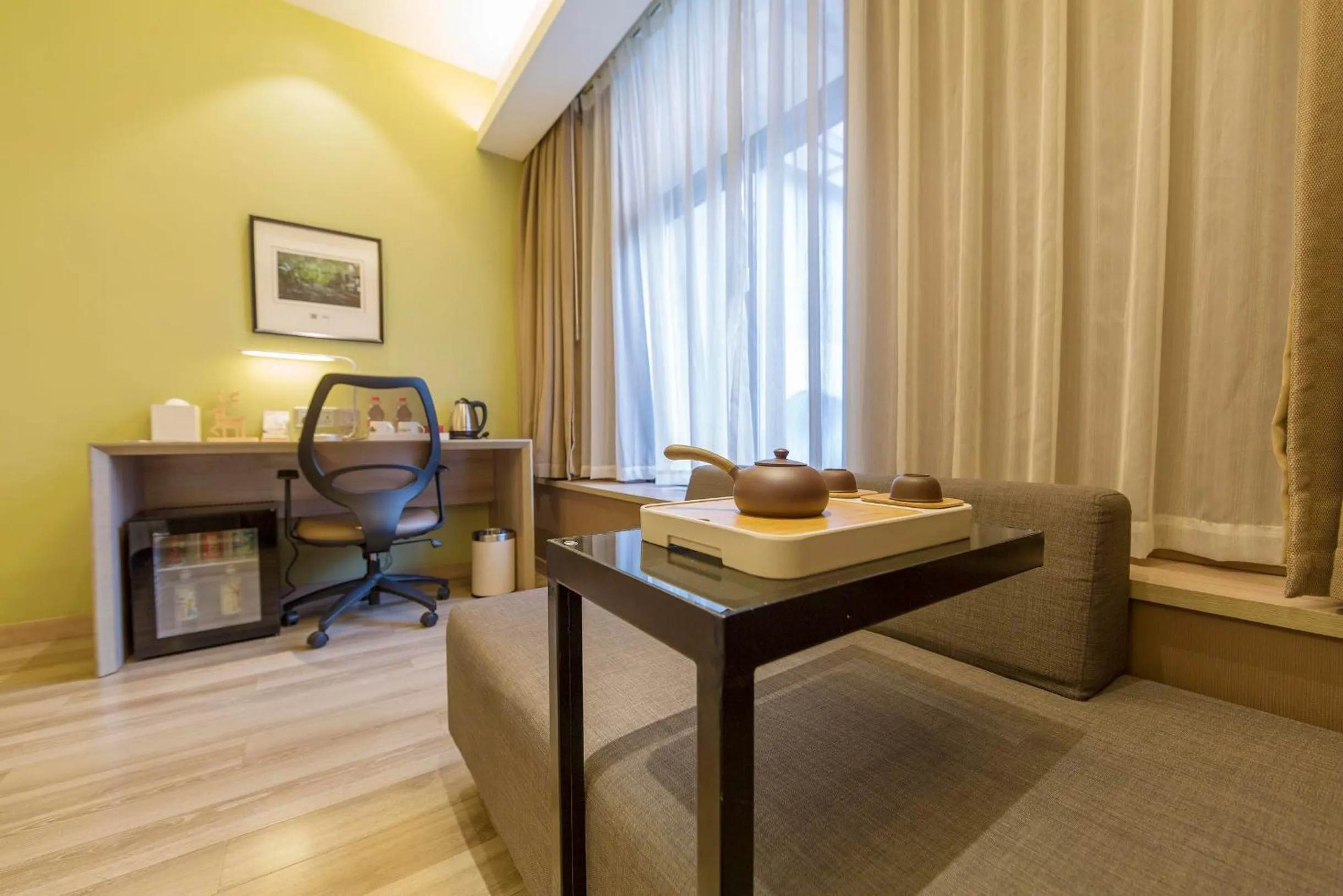 Photo of the whole room in Atour Hotel Xujiahui Meiying