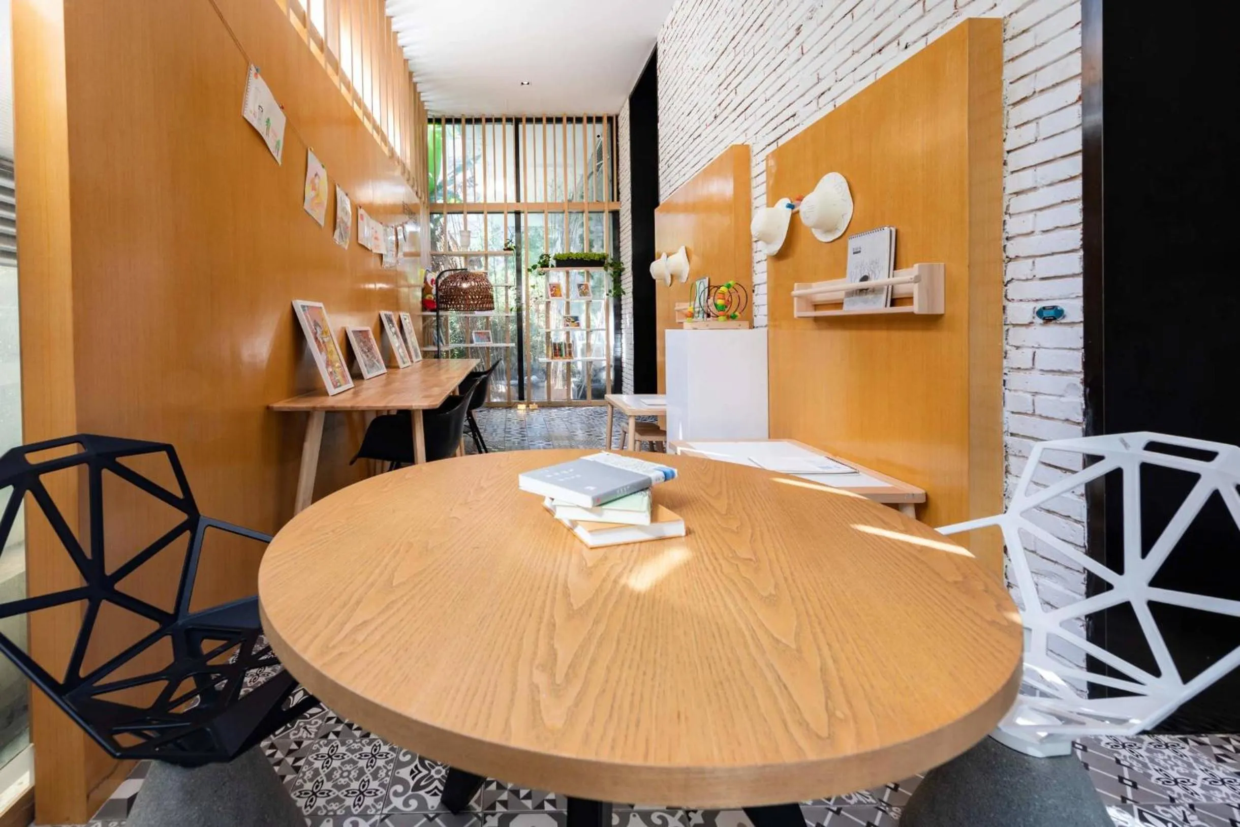 Seating area in Atour Hotel Xujiahui Meiying