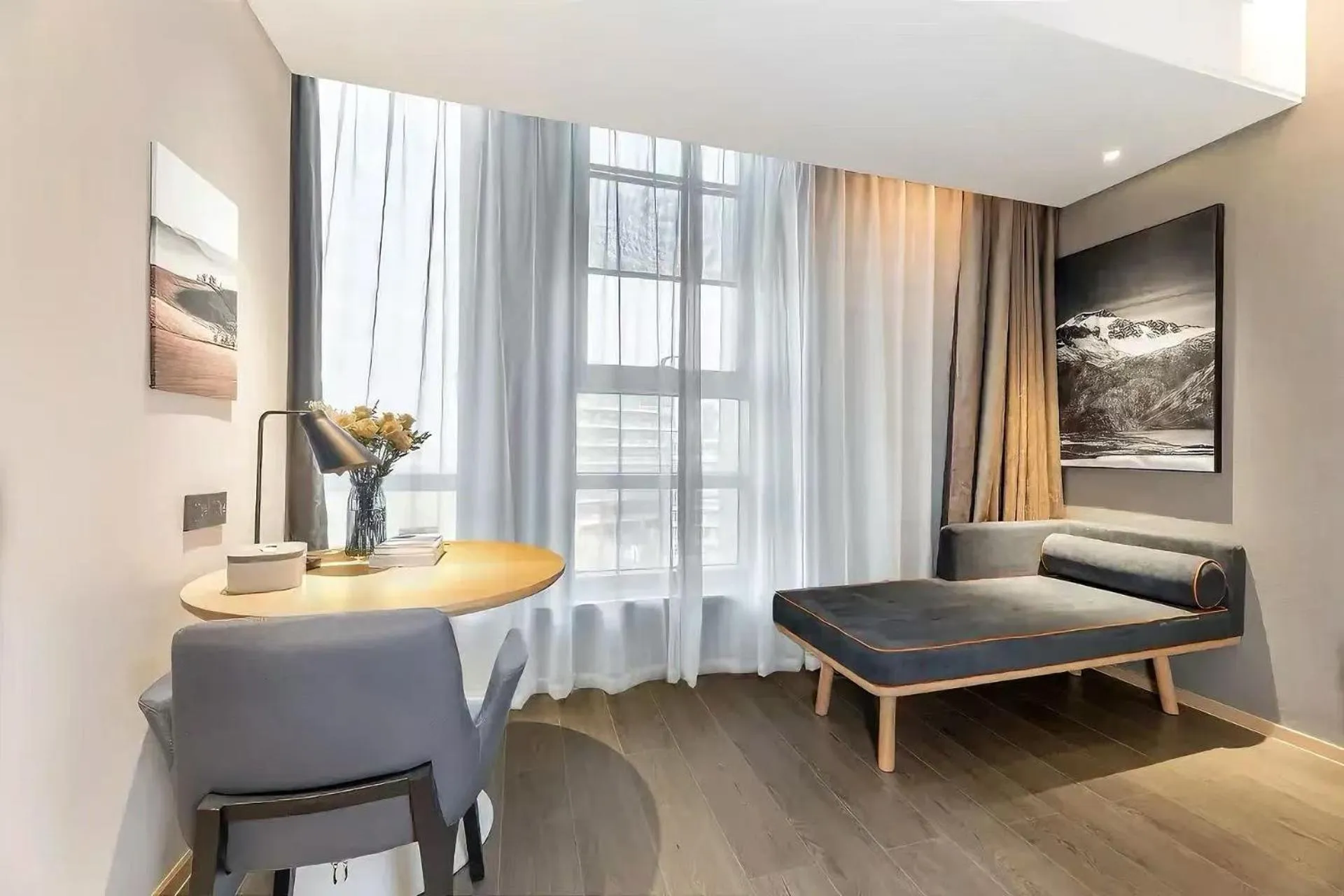 Living room in Atour Hotel Zhijiang Bridge