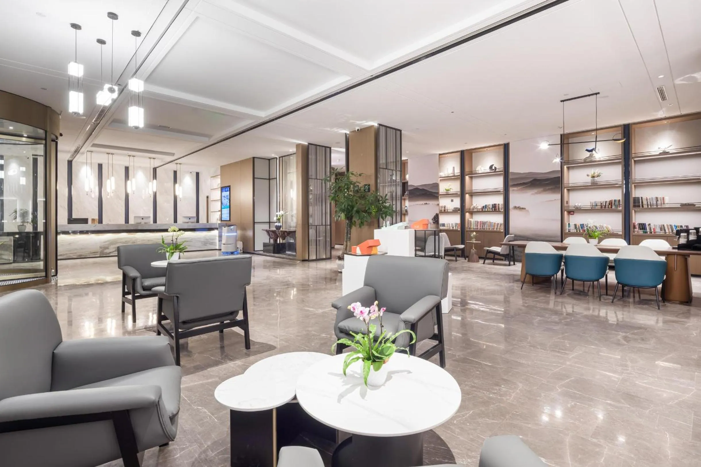 Atour Hotel Zhijiang Bridge