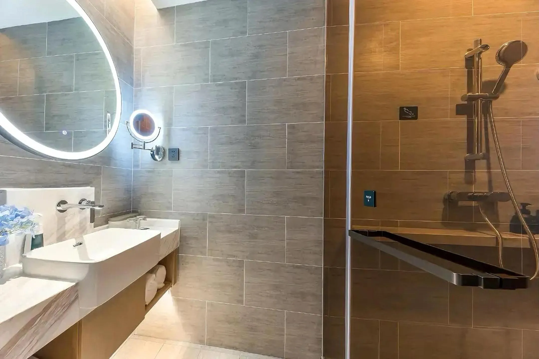 Bathroom in Atour Hotel Zhijiang Bridge
