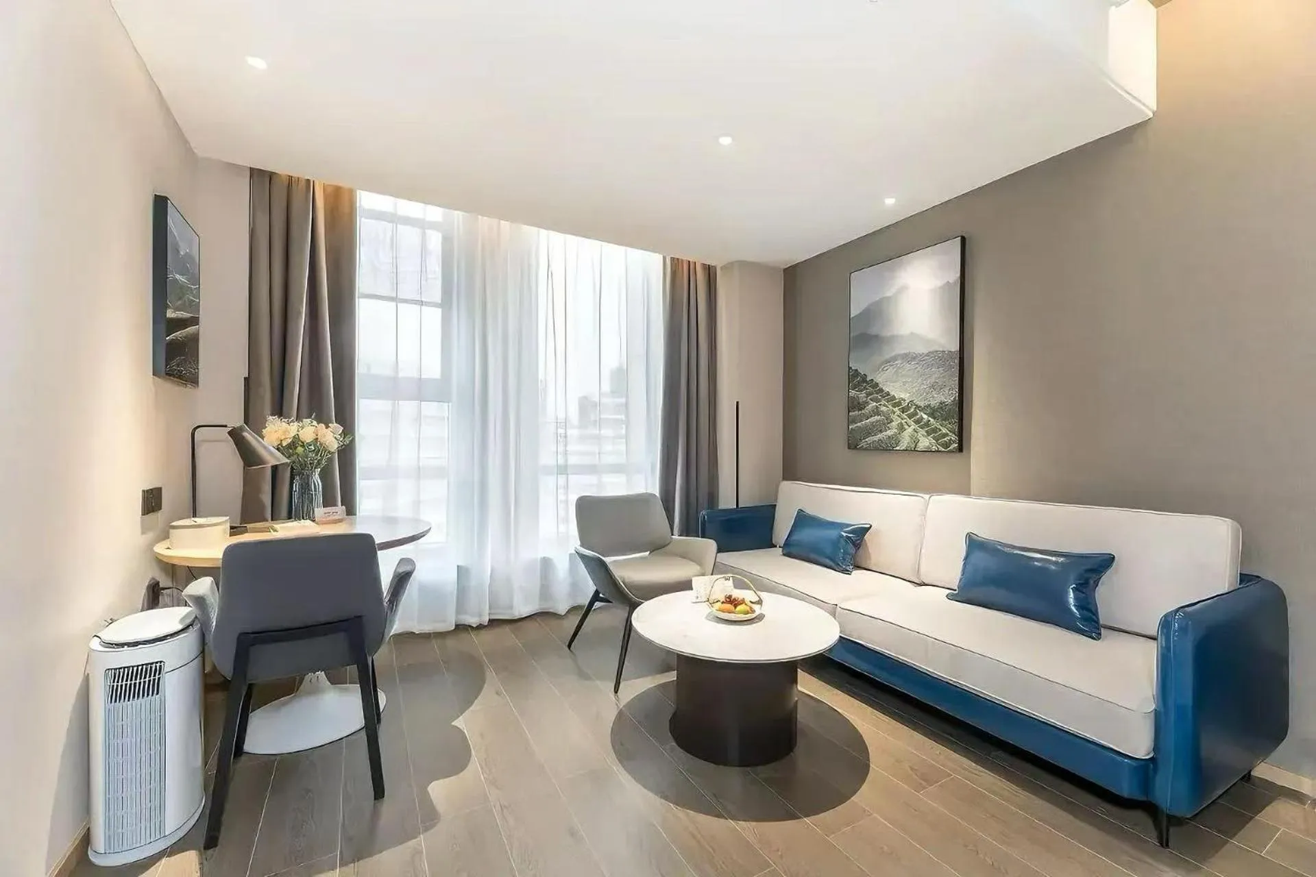 Living room in Atour Hotel Zhijiang Bridge