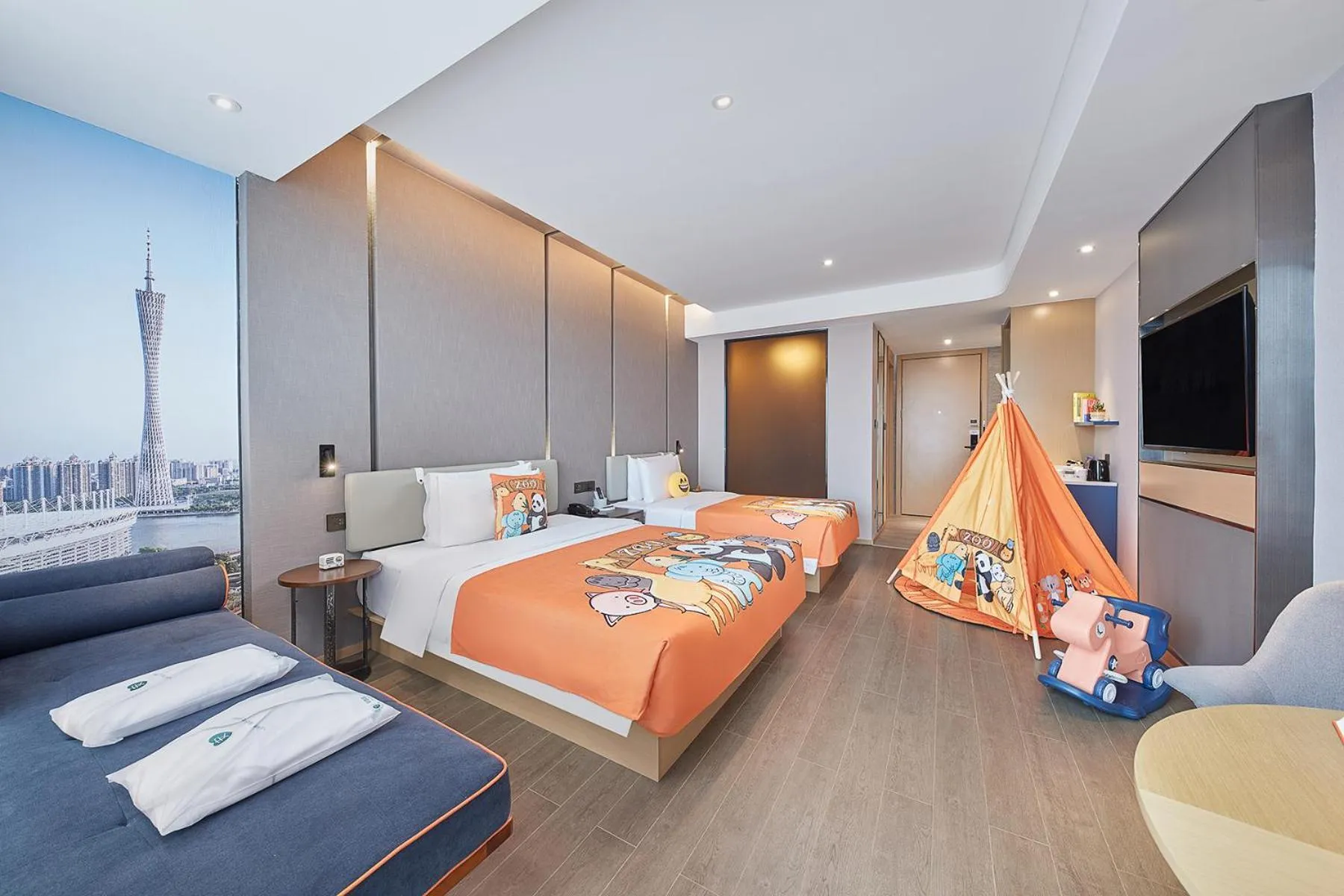 Photo of the whole room, Bed in Atour Hotel Guangzhou Panyu City Bridge