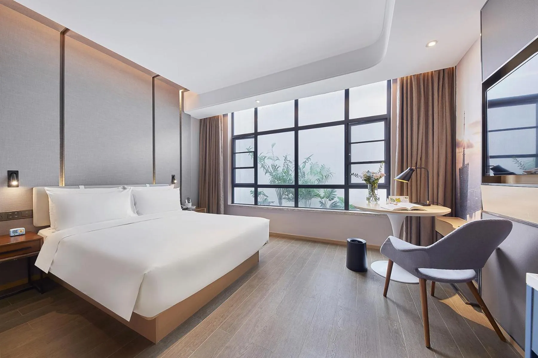 Photo of the whole room, Bed in Atour Hotel Guangzhou Panyu City Bridge