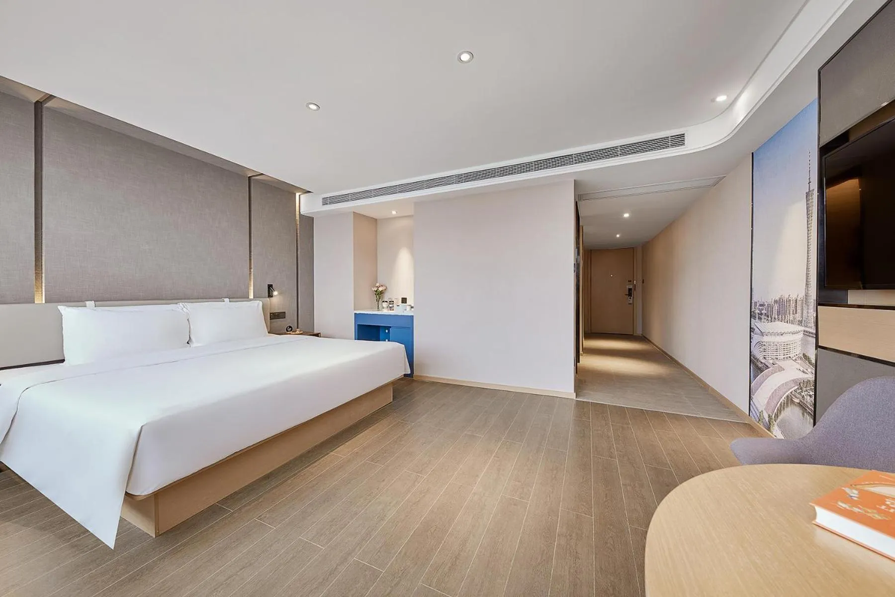 Photo of the whole room, Bed in Atour Hotel Guangzhou Panyu City Bridge