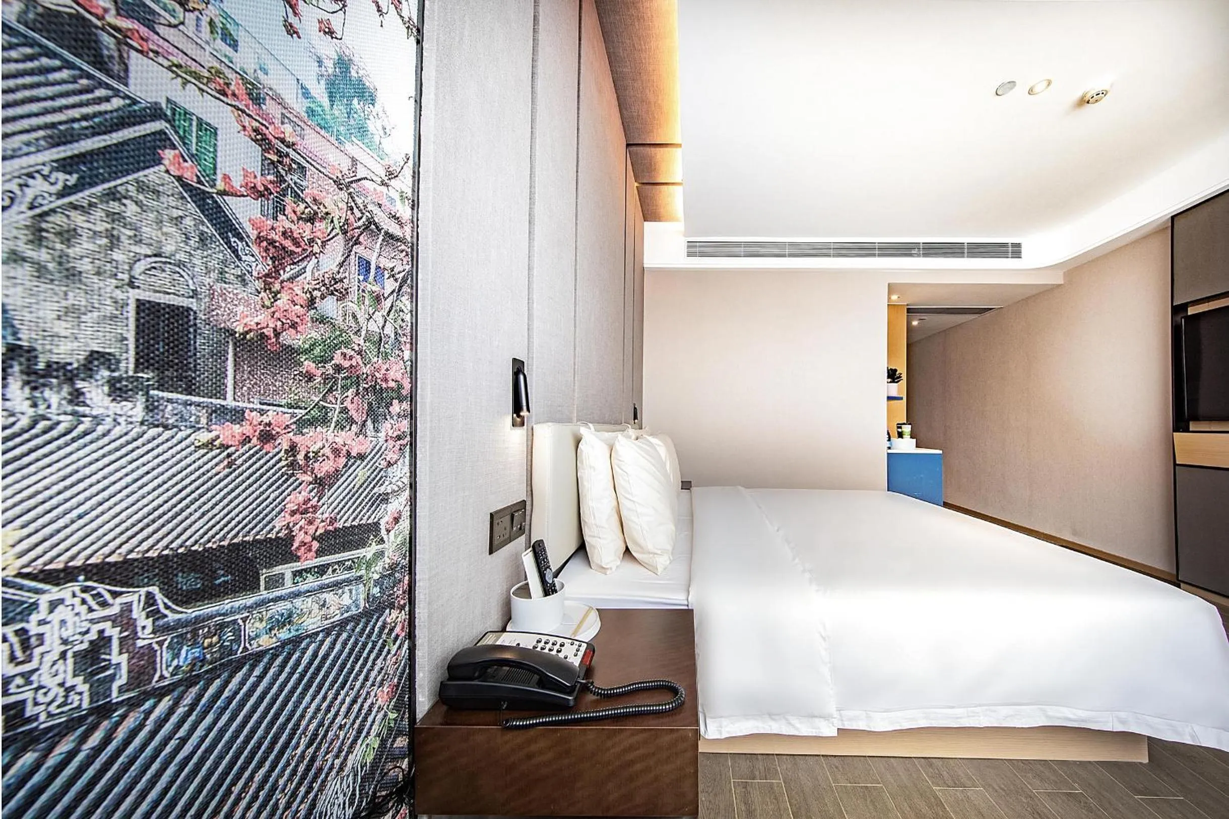 Bed in Atour Hotel Guangzhou Panyu City Bridge