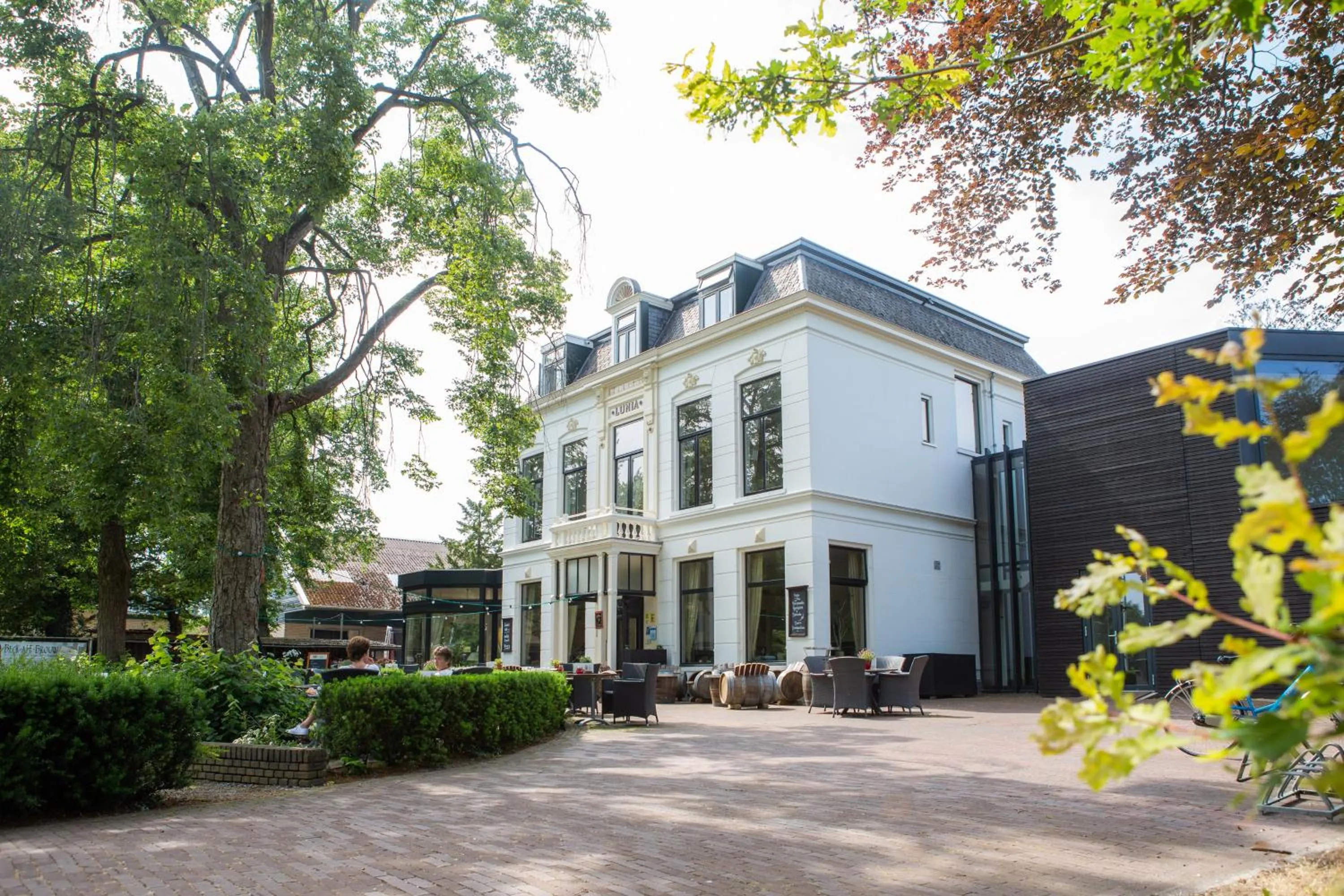 Property building in Hotel Restaurant Lunia