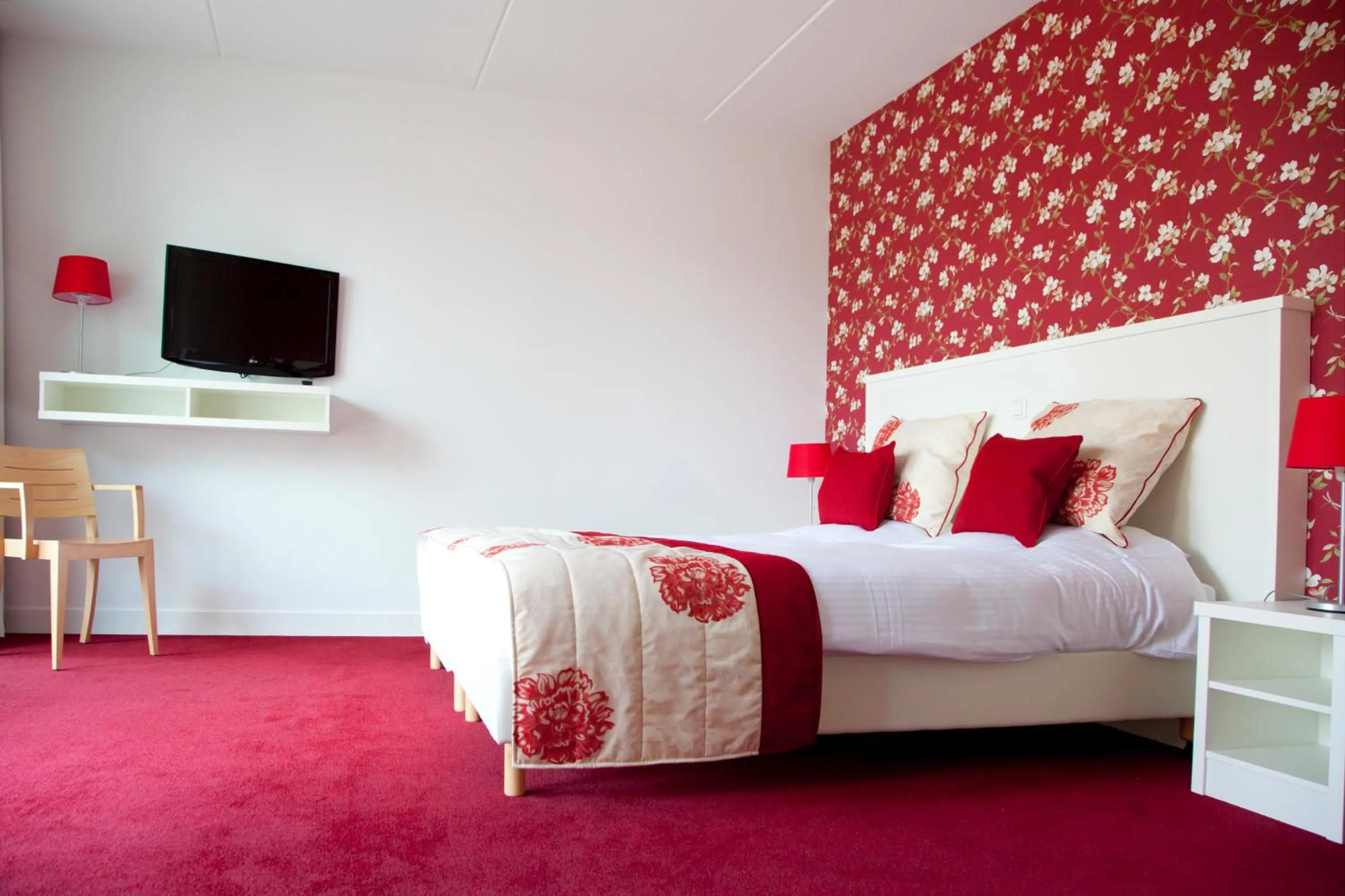 Bedroom, Bed in Hotel Restaurant Lunia