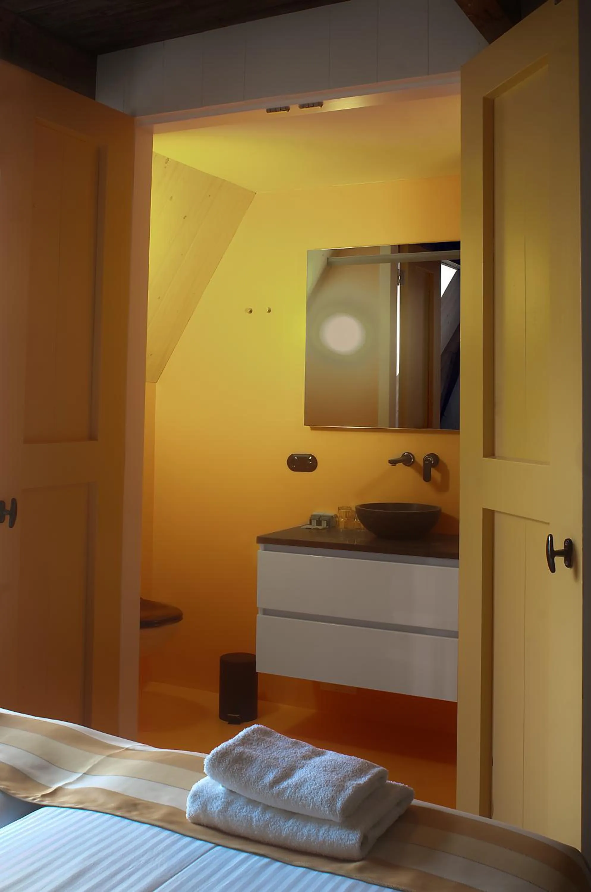 Bathroom, Bed in Hotel Restaurant Lunia