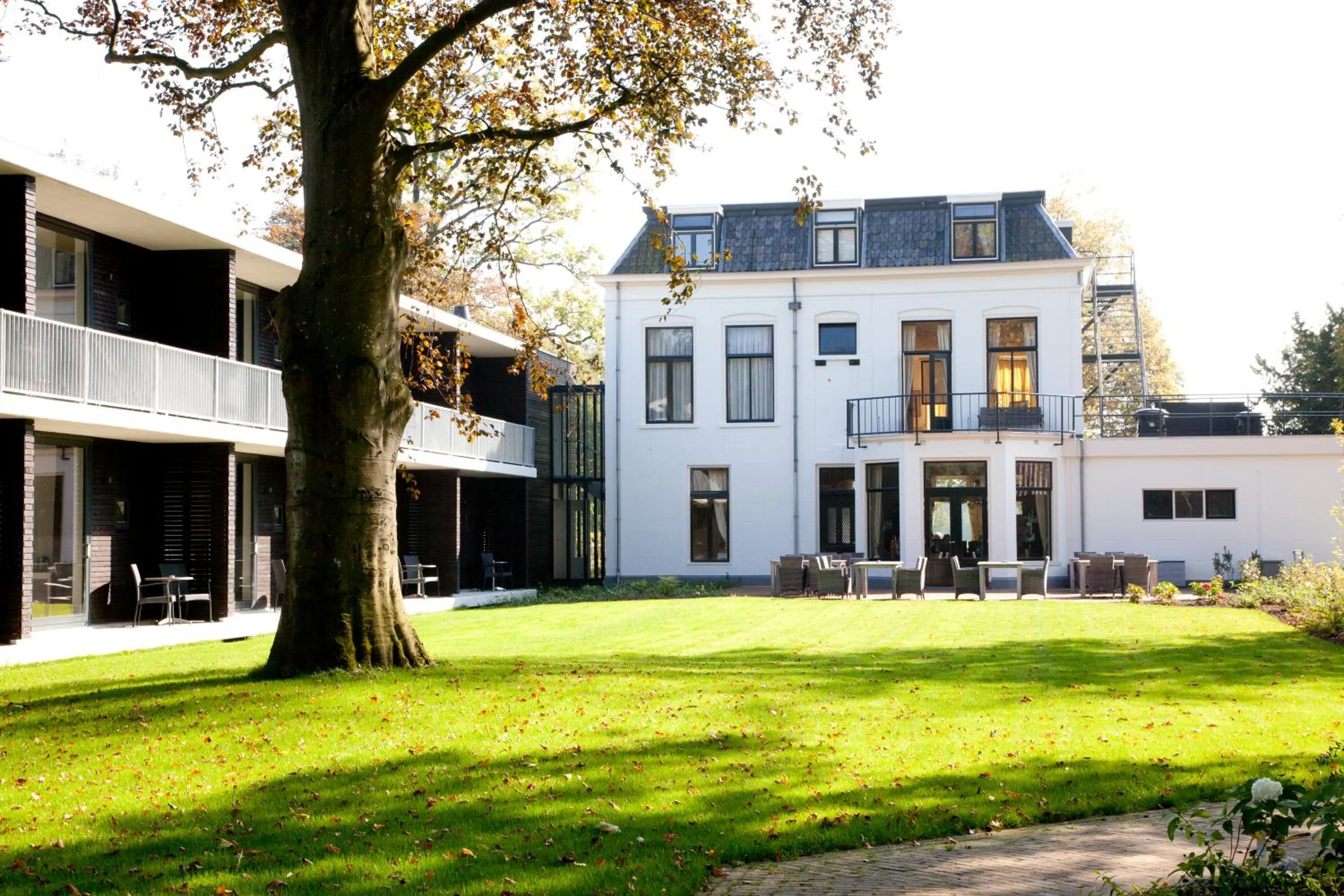 Property building in Hotel Restaurant Lunia