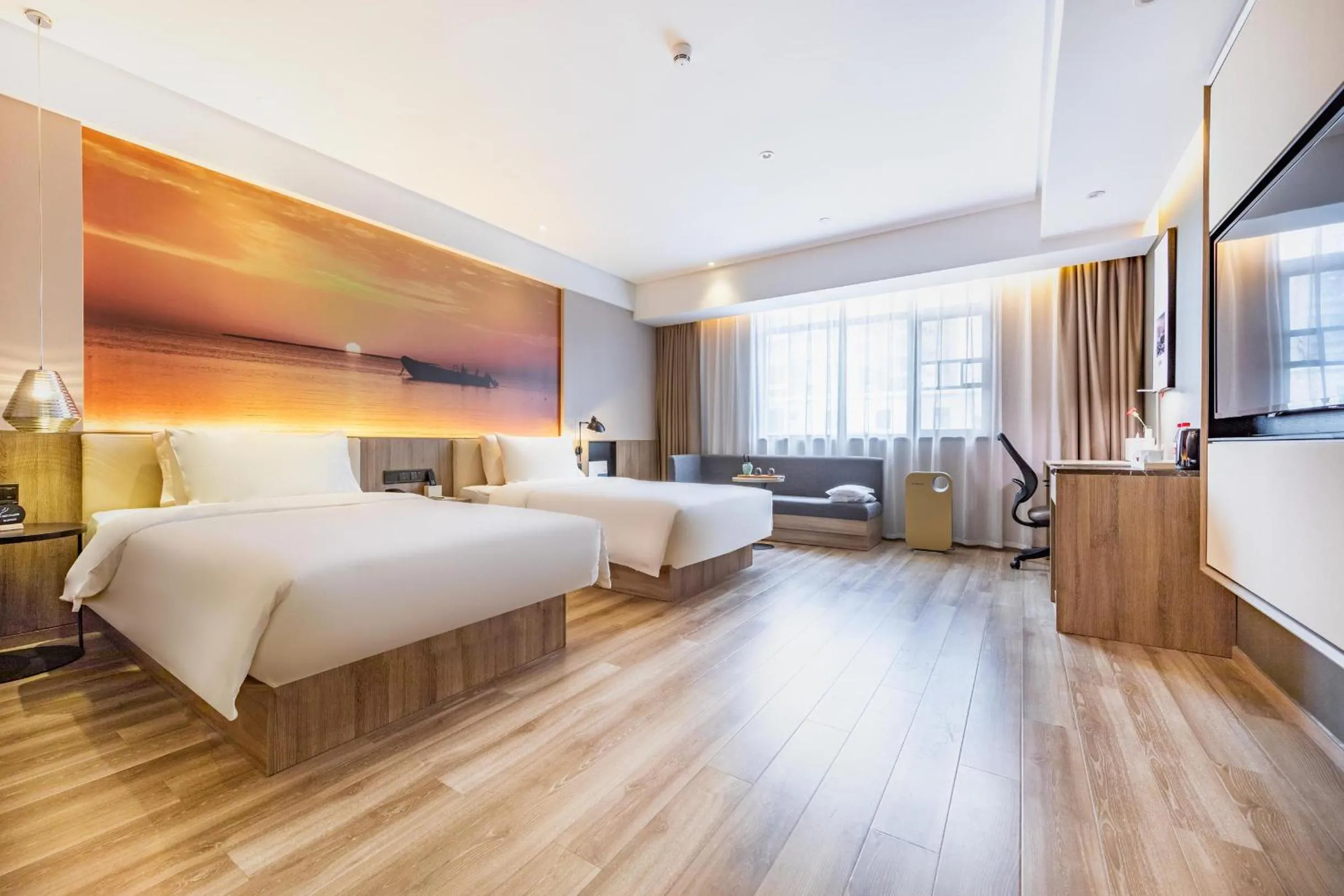 Photo of the whole room, Bed in Atour Hotel Huizhou Huiyang High-speed Railway Station