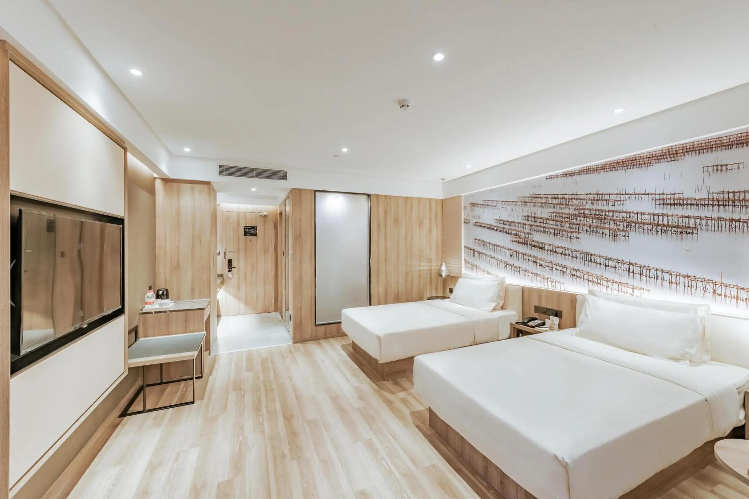 wardrobe, Bed in Atour Hotel Huizhou Huiyang High-speed Railway Station