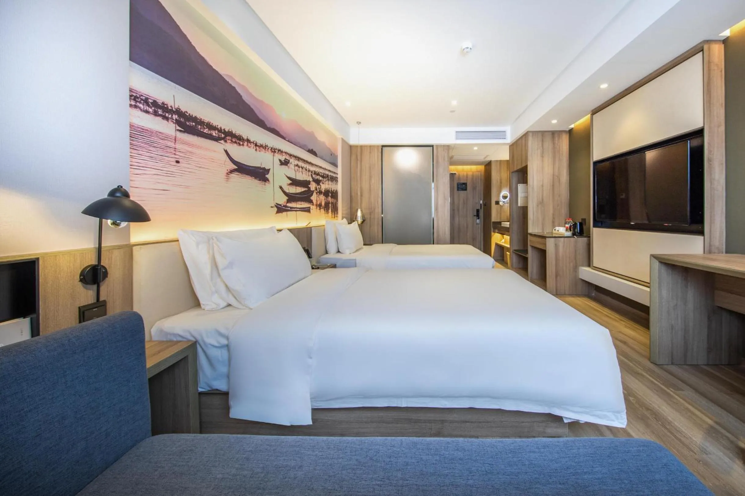 Seating area, Bed in Atour Hotel Huizhou Huiyang High-speed Railway Station