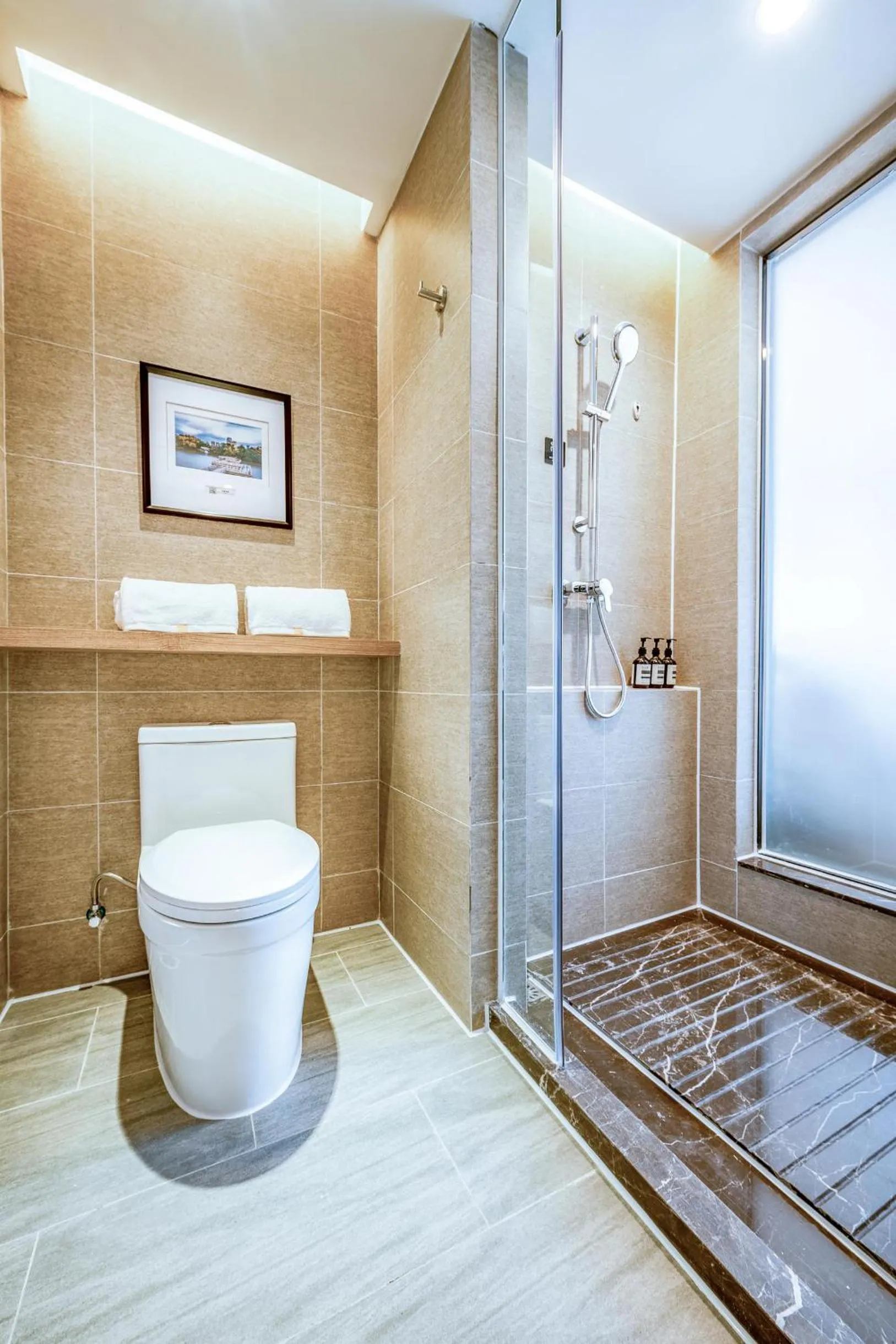 Toilet in Atour Hotel Huizhou Huiyang High-speed Railway Station