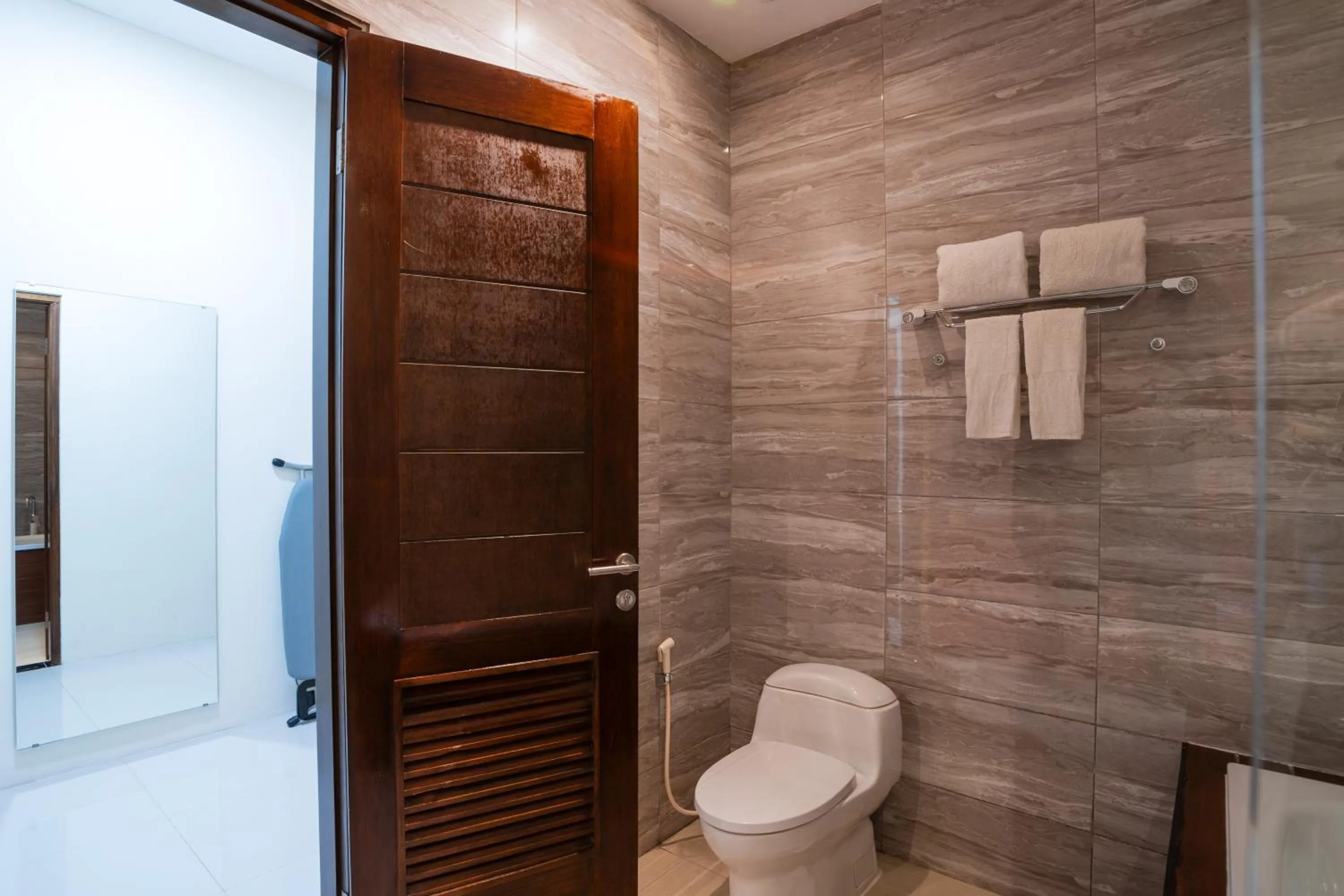 Shower in Zasgo Hotel