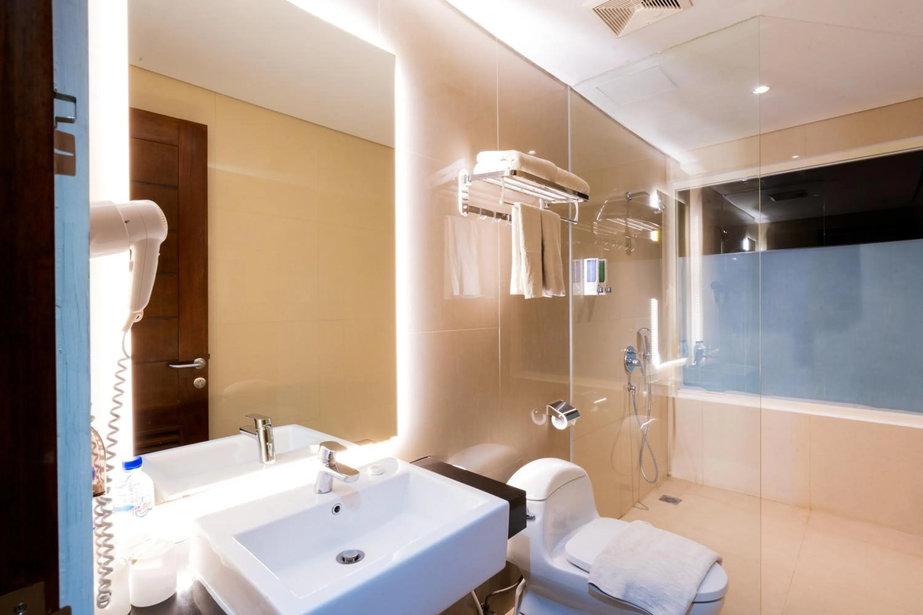 Shower in Zasgo Hotel