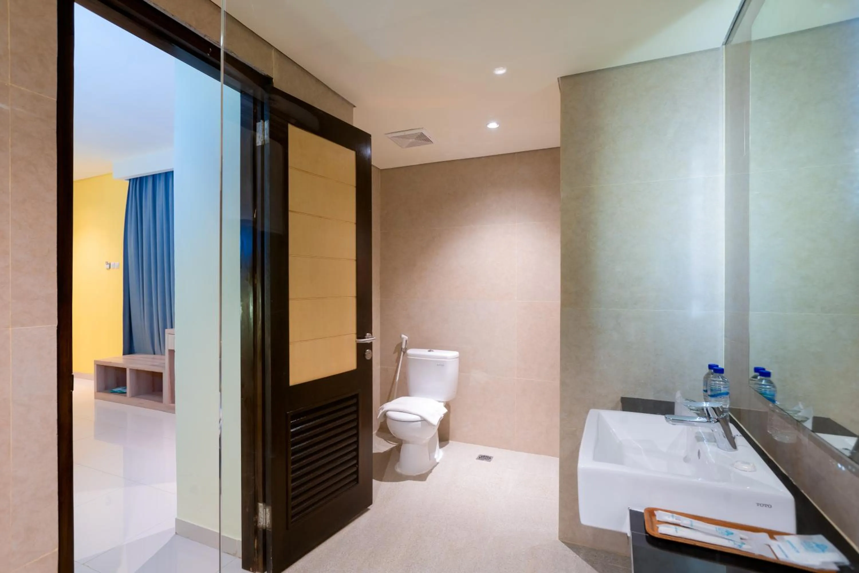 Shower in Zasgo Hotel