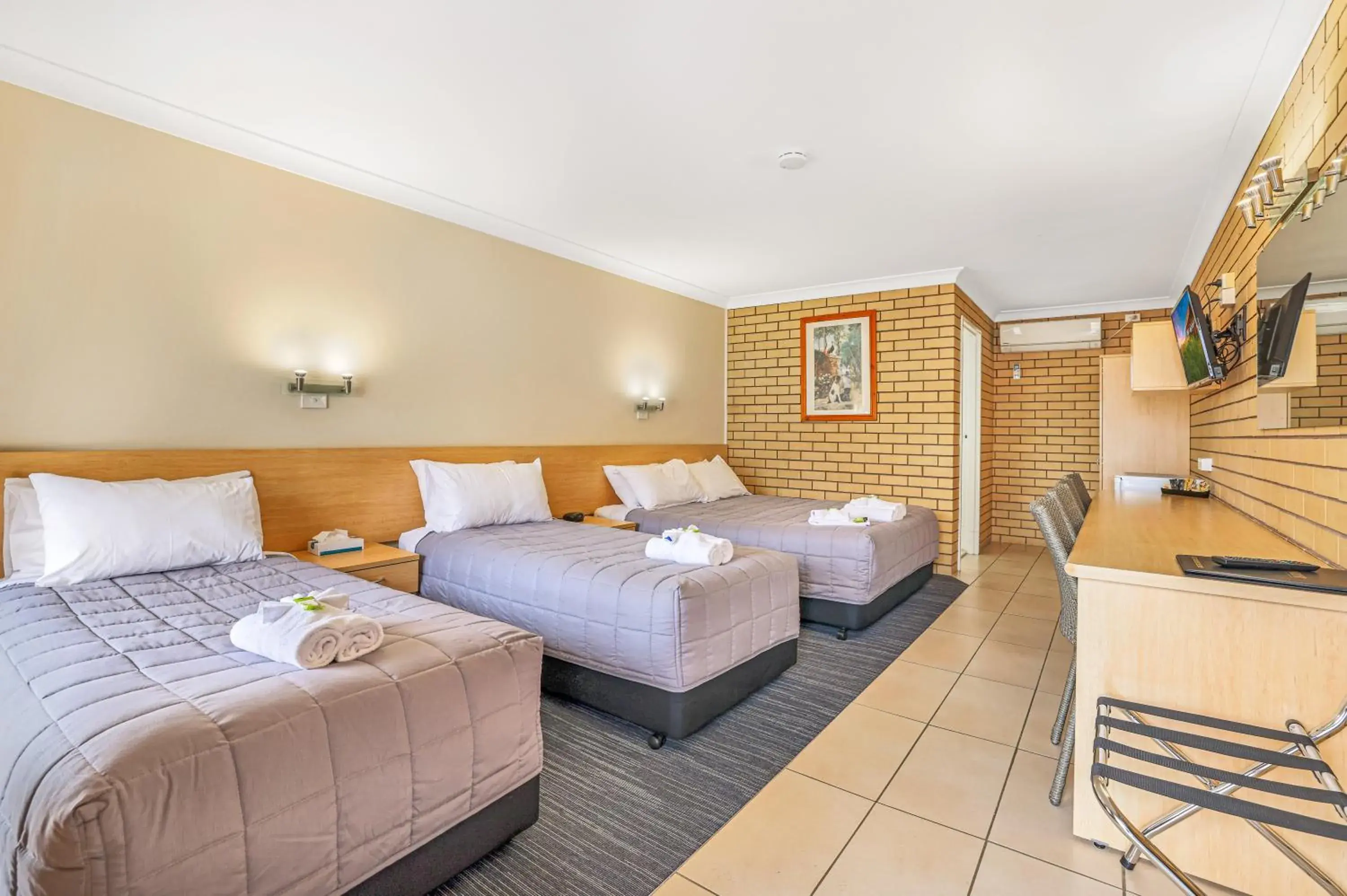 Family Room in Stagecoach Inn Motel Family Room in Stagecoach Inn Motel