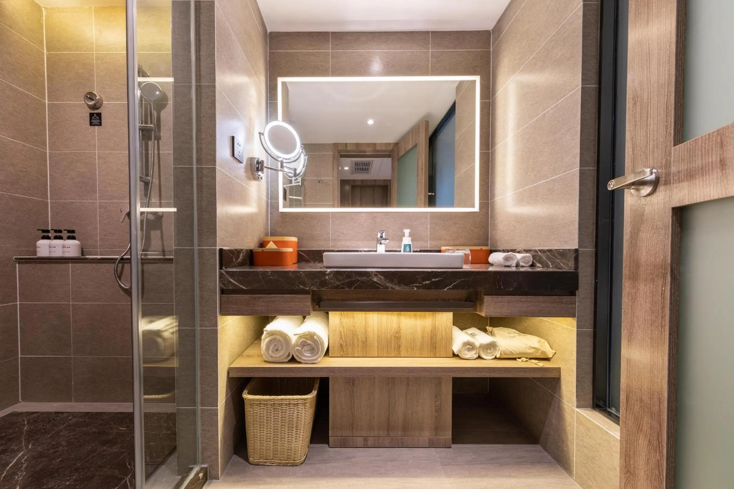 Atour Hotel Kunming South High Speed ​​Railway Station University Town