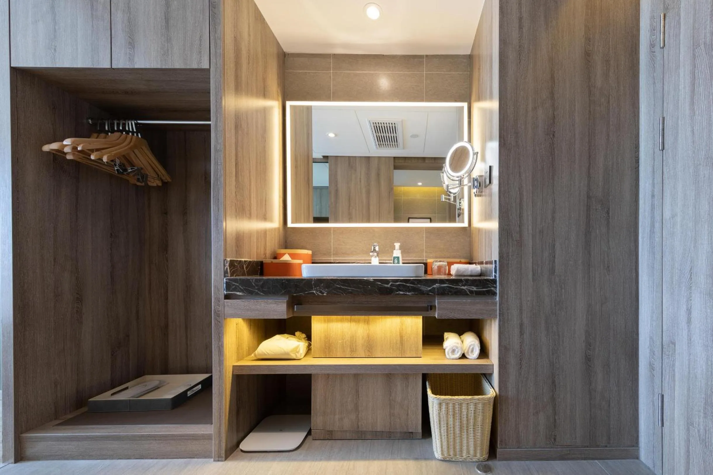 Atour Hotel Kunming South High Speed ​​Railway Station University Town