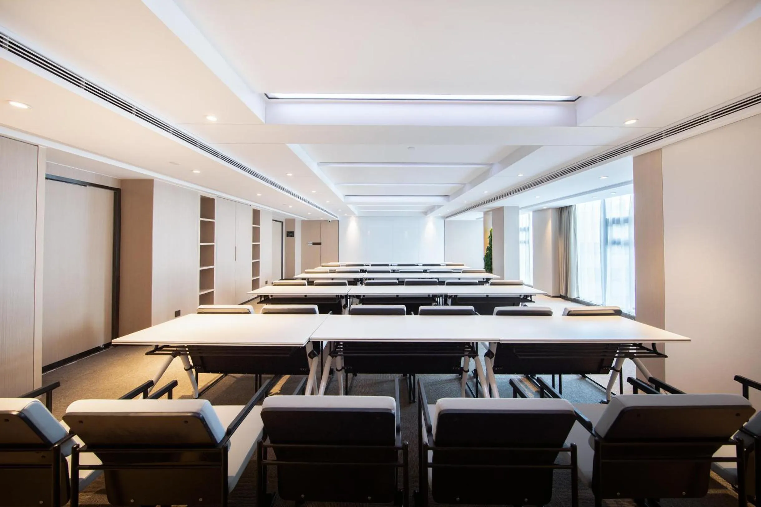 Atour Hotel Kunming South High Speed ​​Railway Station University Town