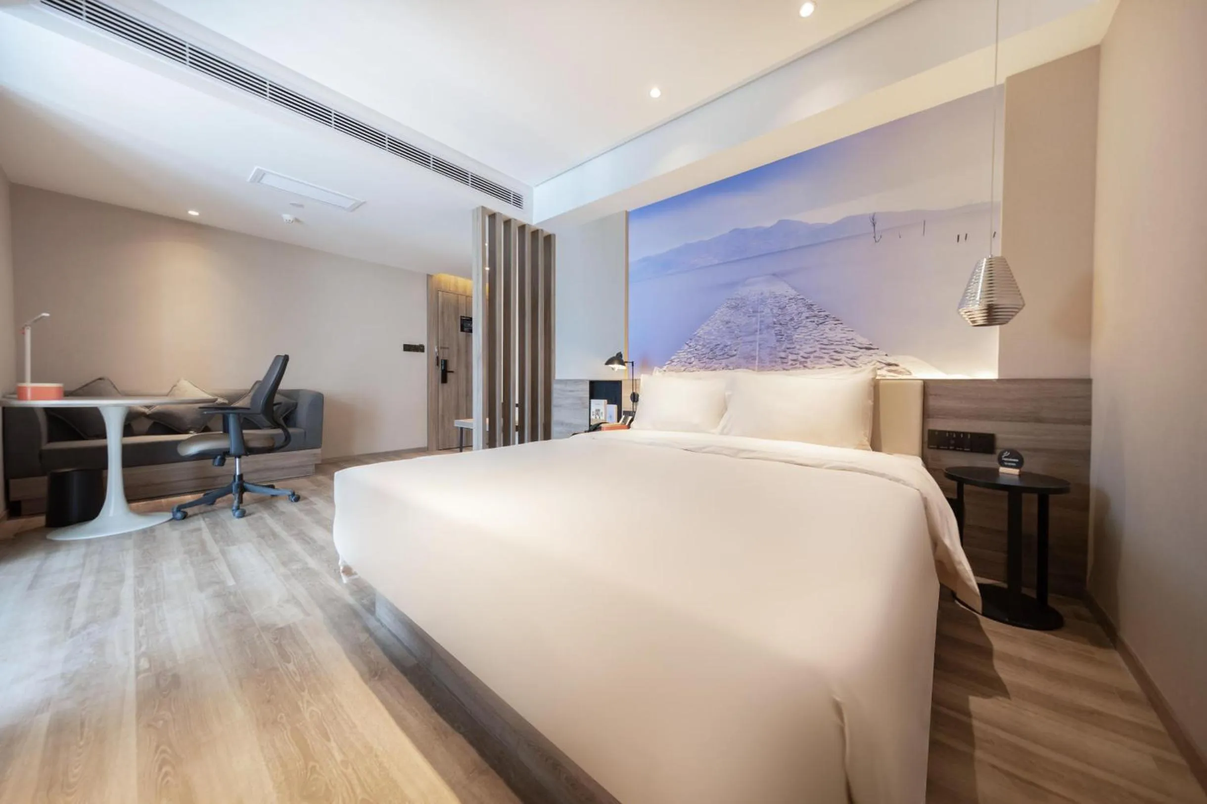 Bed in Atour Hotel Kunming South High Speed ​​Railway Station University Town