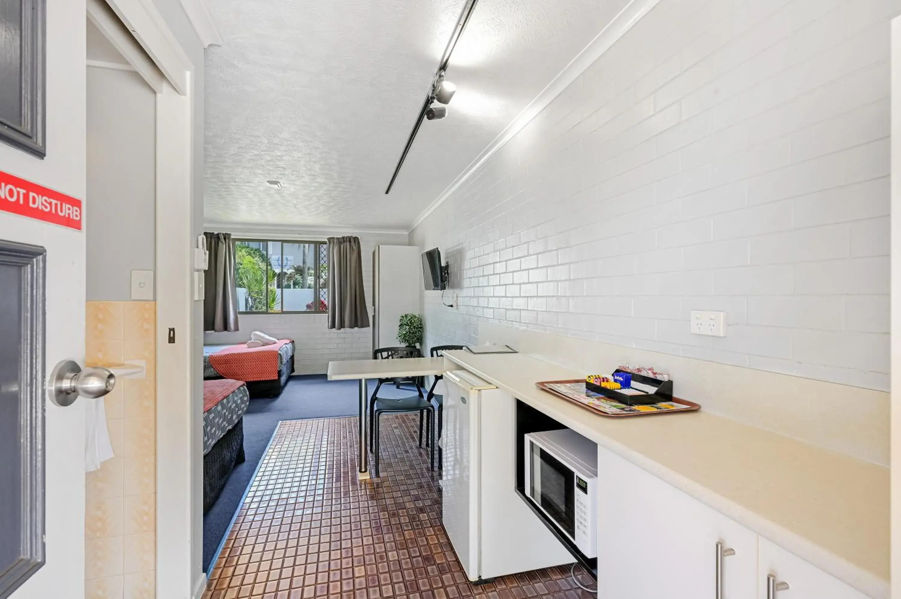 Dining area in Raceview Motor Inn Dining area in Raceview Motor Inn