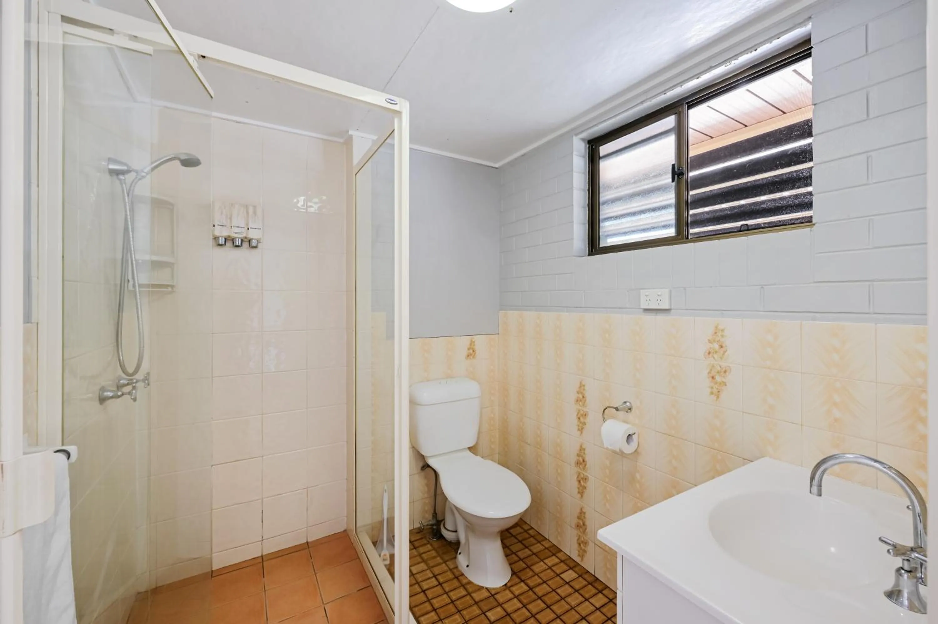 Bathroom in Raceview Motor Inn