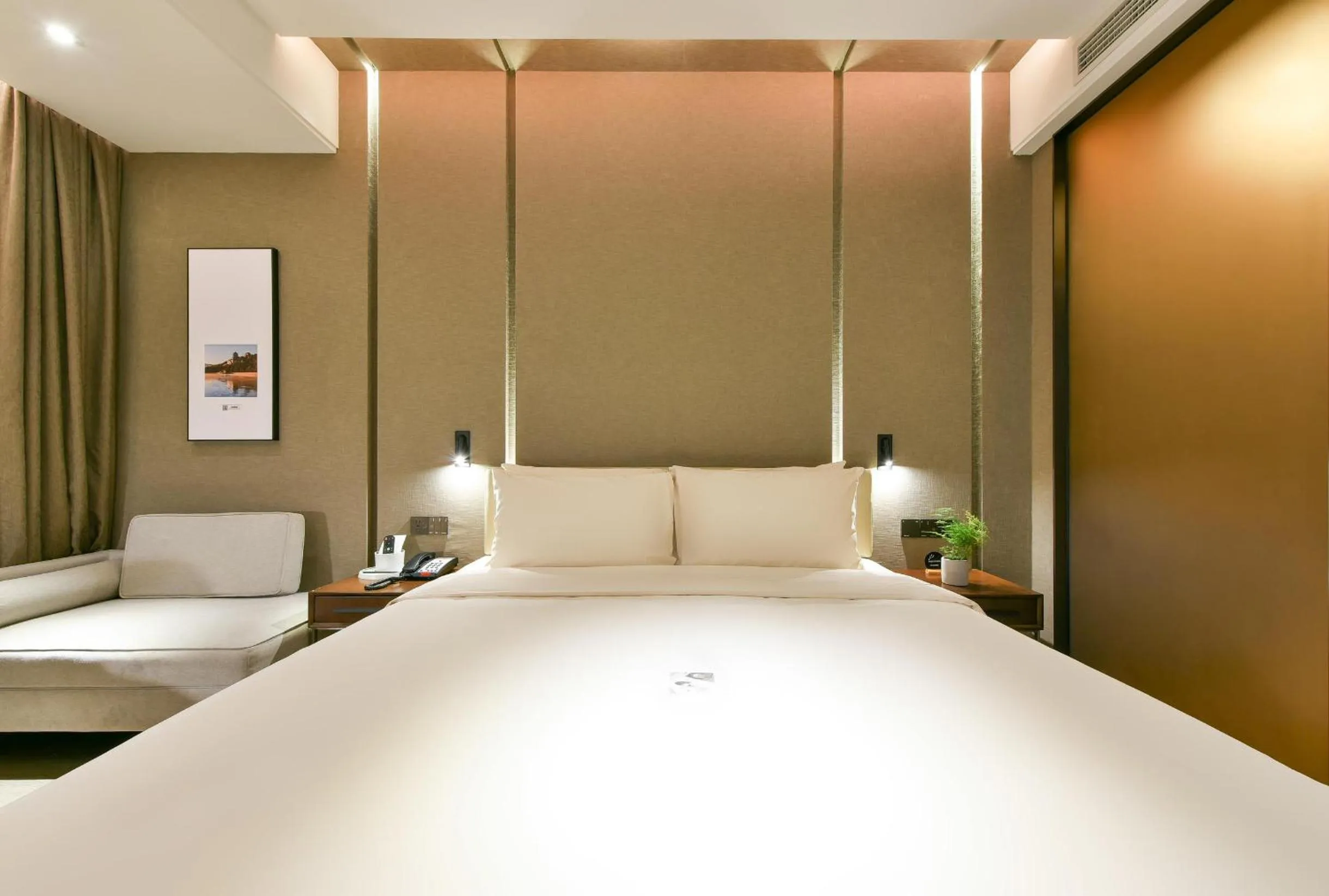 Bed in Atour Hotel Wangjing SOHO