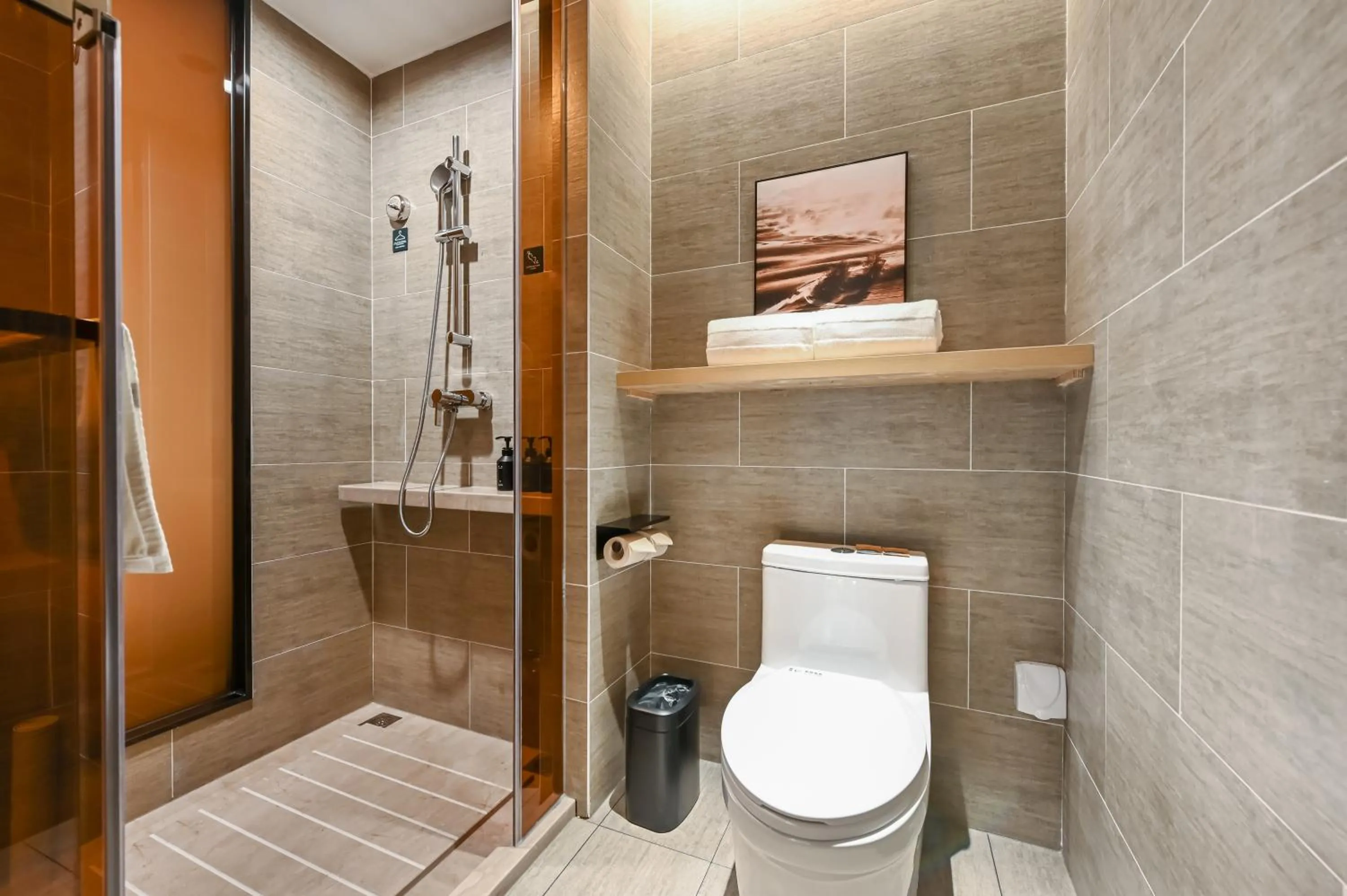 Shower in Atour Hotel Beijing Lishuiqiao