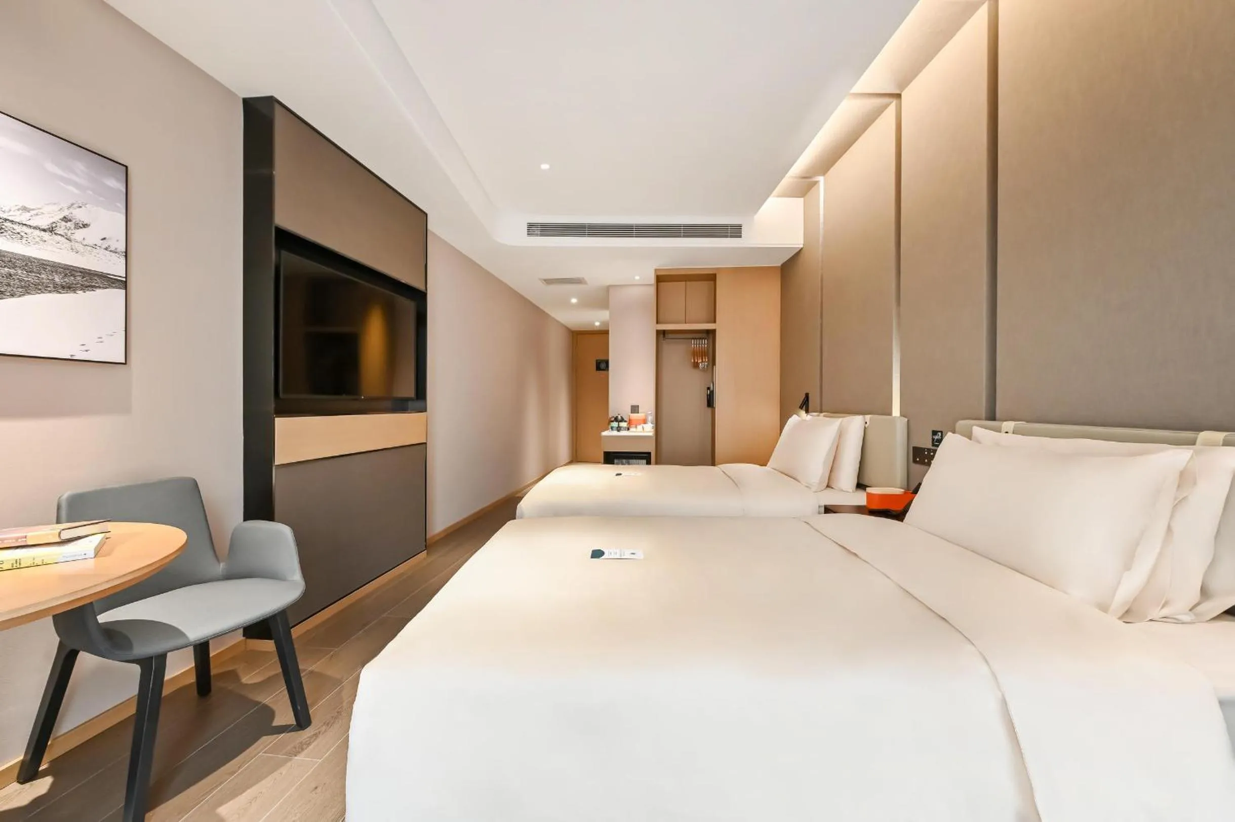 Photo of the whole room, Bed in Atour Hotel Beijing Lishuiqiao